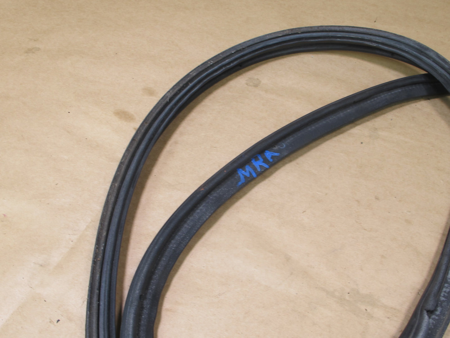 86-91 MAZDA RX7 COUPE REAR TRUNK HATCH WEATHER STRIP RUBBER SEAL OEM