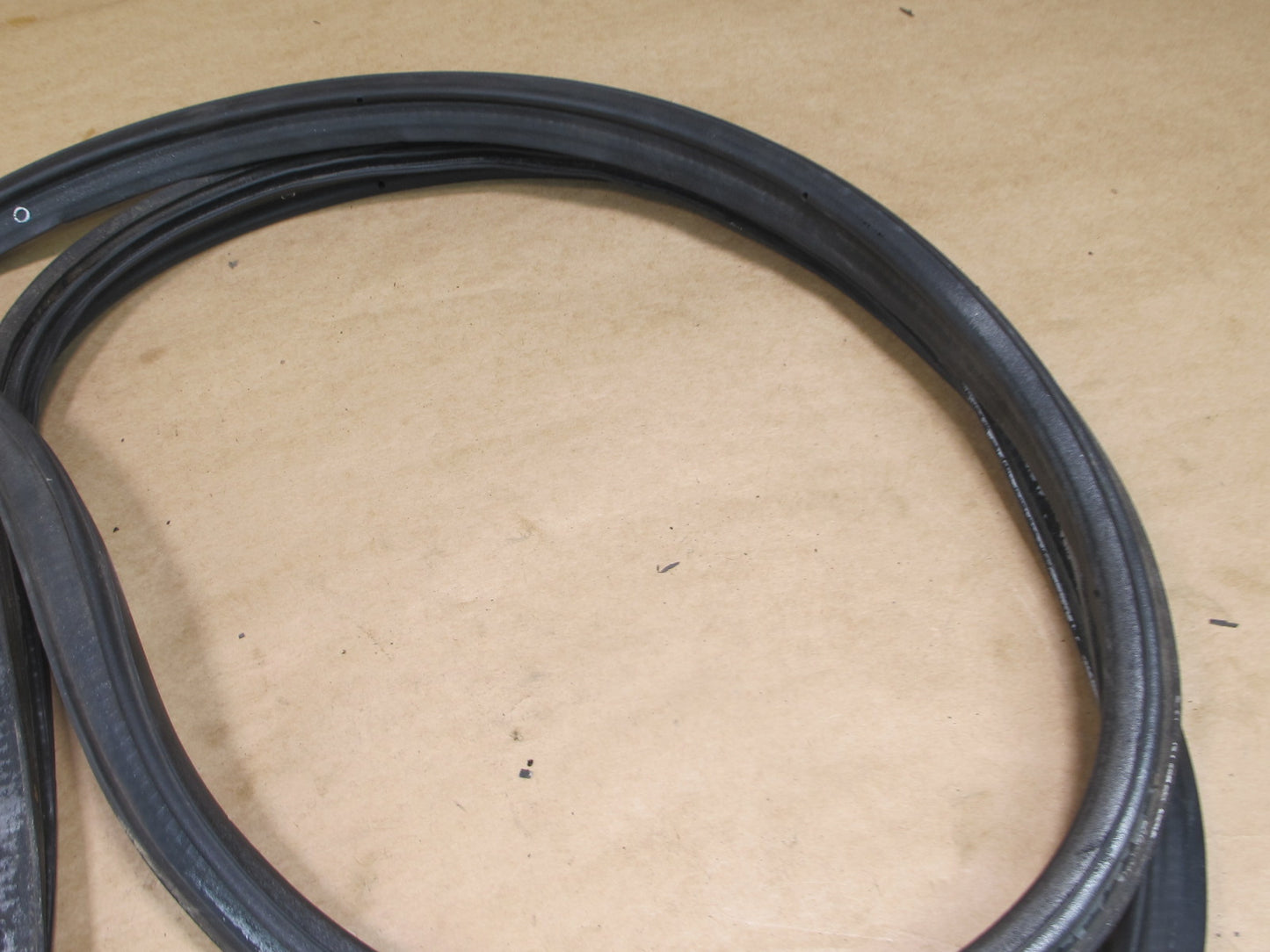 86-91 MAZDA RX7 COUPE REAR TRUNK HATCH WEATHER STRIP RUBBER SEAL OEM