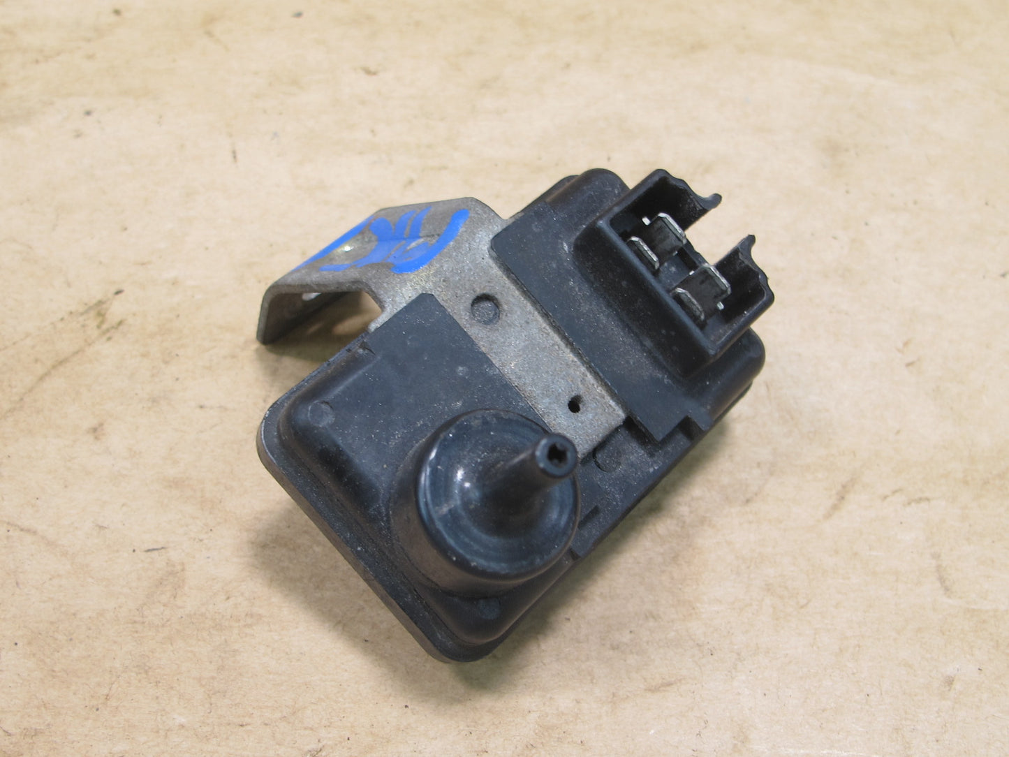 86-88 MAZDA RX7 MANIFOLD AIR PRESSURE SENSOR OEM