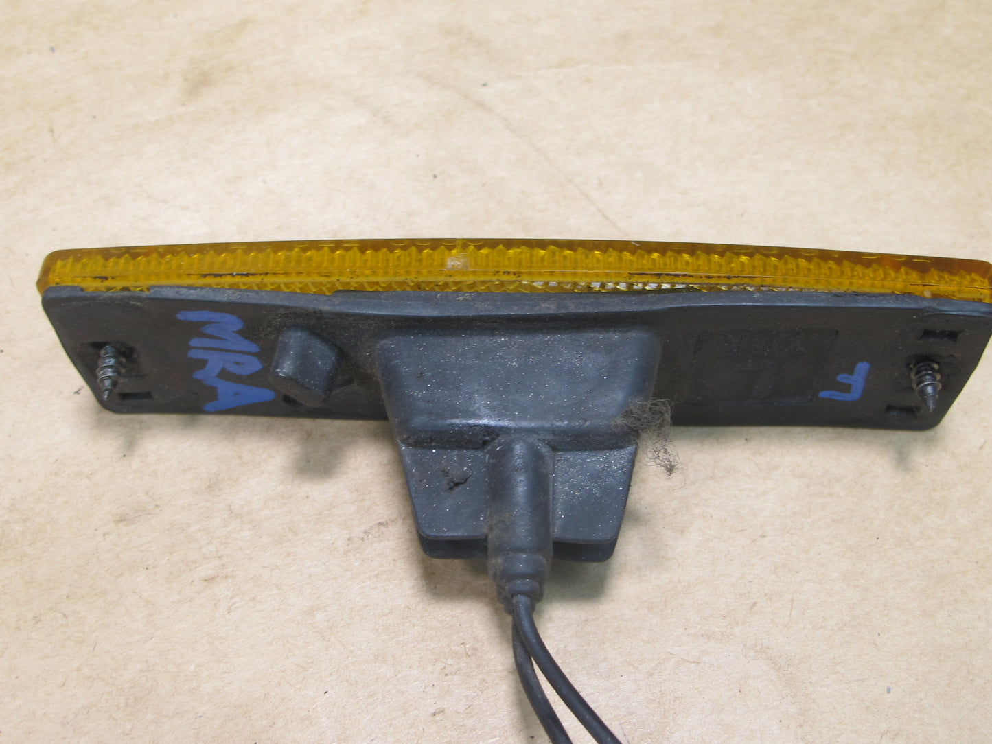 86-91 MAZDA RX7 FRONT LEFT DRIVER SIDE FENDER MARKER LIGHT OEM