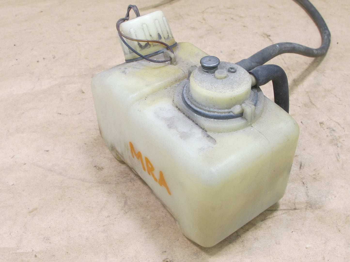 86-88 MAZDA RX7 OIL METERING PUMP RESERVOIR OEM