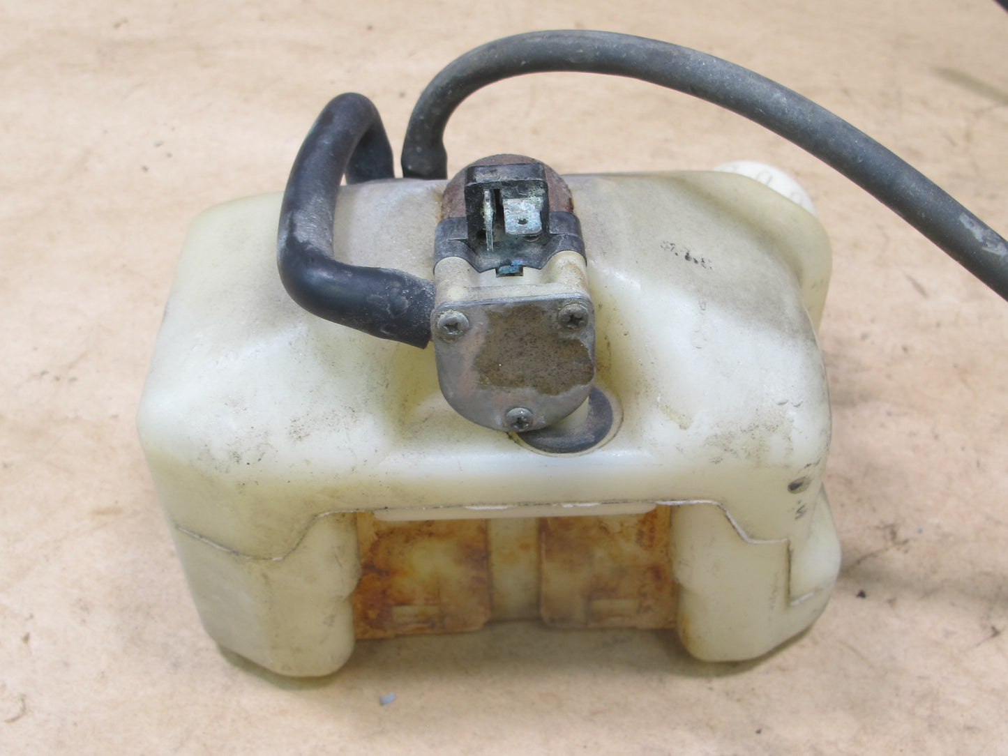 86-88 MAZDA RX7 OIL METERING PUMP RESERVOIR OEM