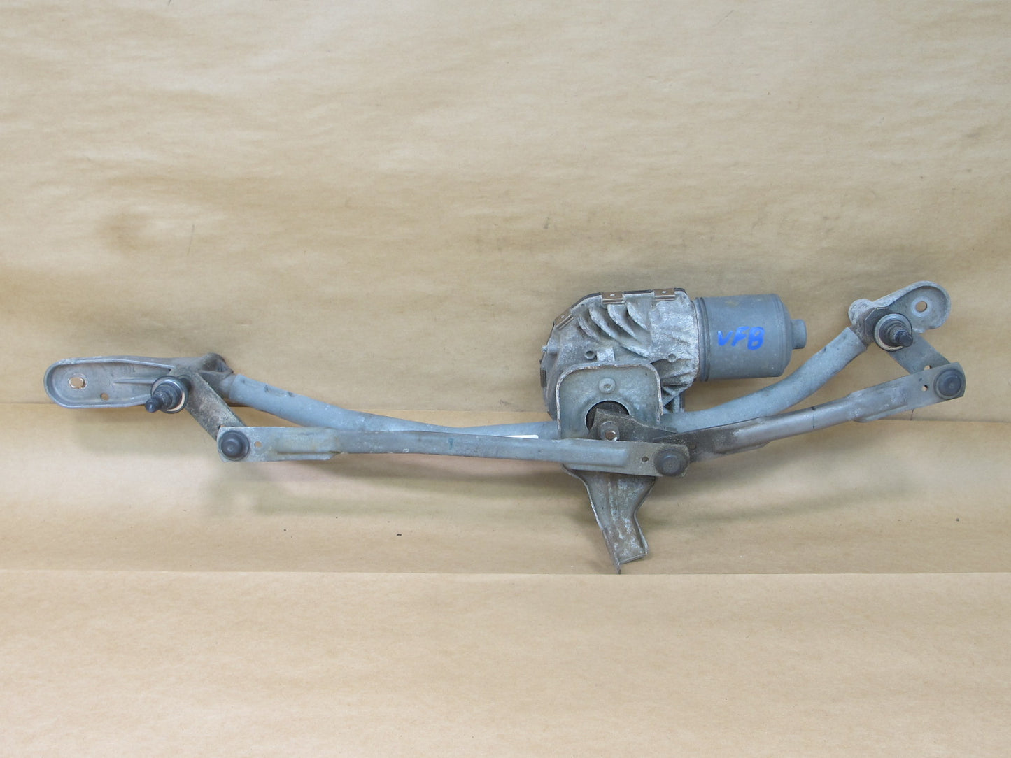 11-16 BMW F10 5-SERIES WINDSHIELD WIPER TRANSMISSION LINKAGE W MOTOR