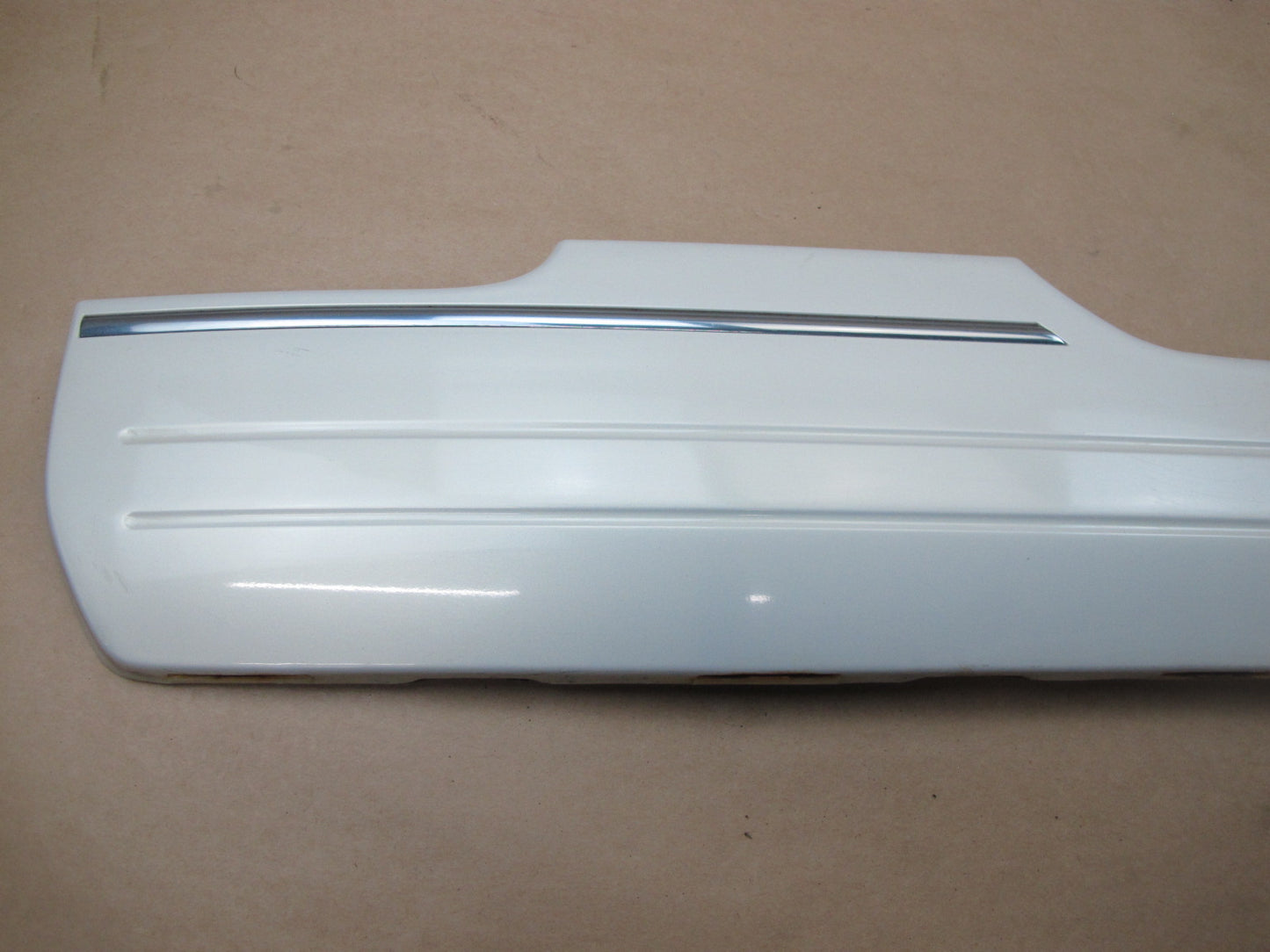 1998-2002 LEXUS J100 LX470 REAR TRUNK LID TAILGATE LIFTGATE LOWER  TRIM MOLDING