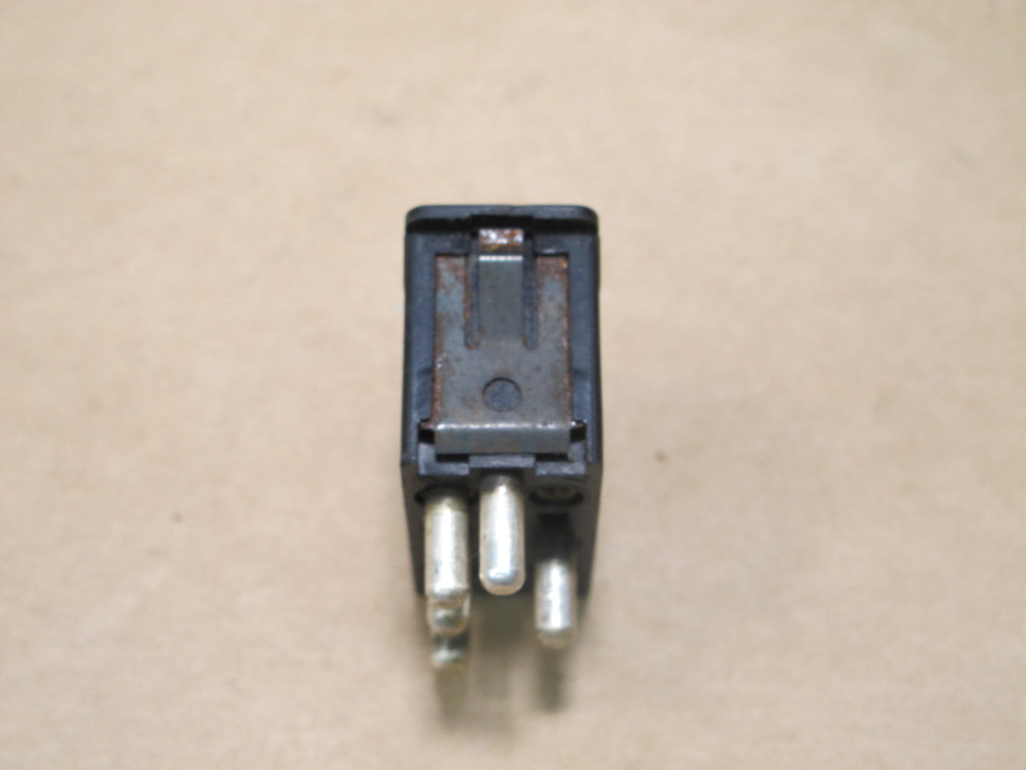 73-80 MERCEDES R107 SL-CLASS LEFT OR RIGHT DOOR WINDOW SWITCH