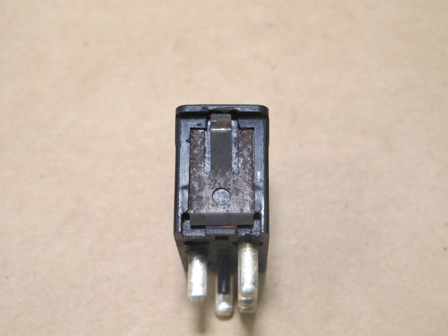 73-80 MERCEDES R107 SL-CLASS LEFT OR RIGHT DOOR WINDOW SWITCH