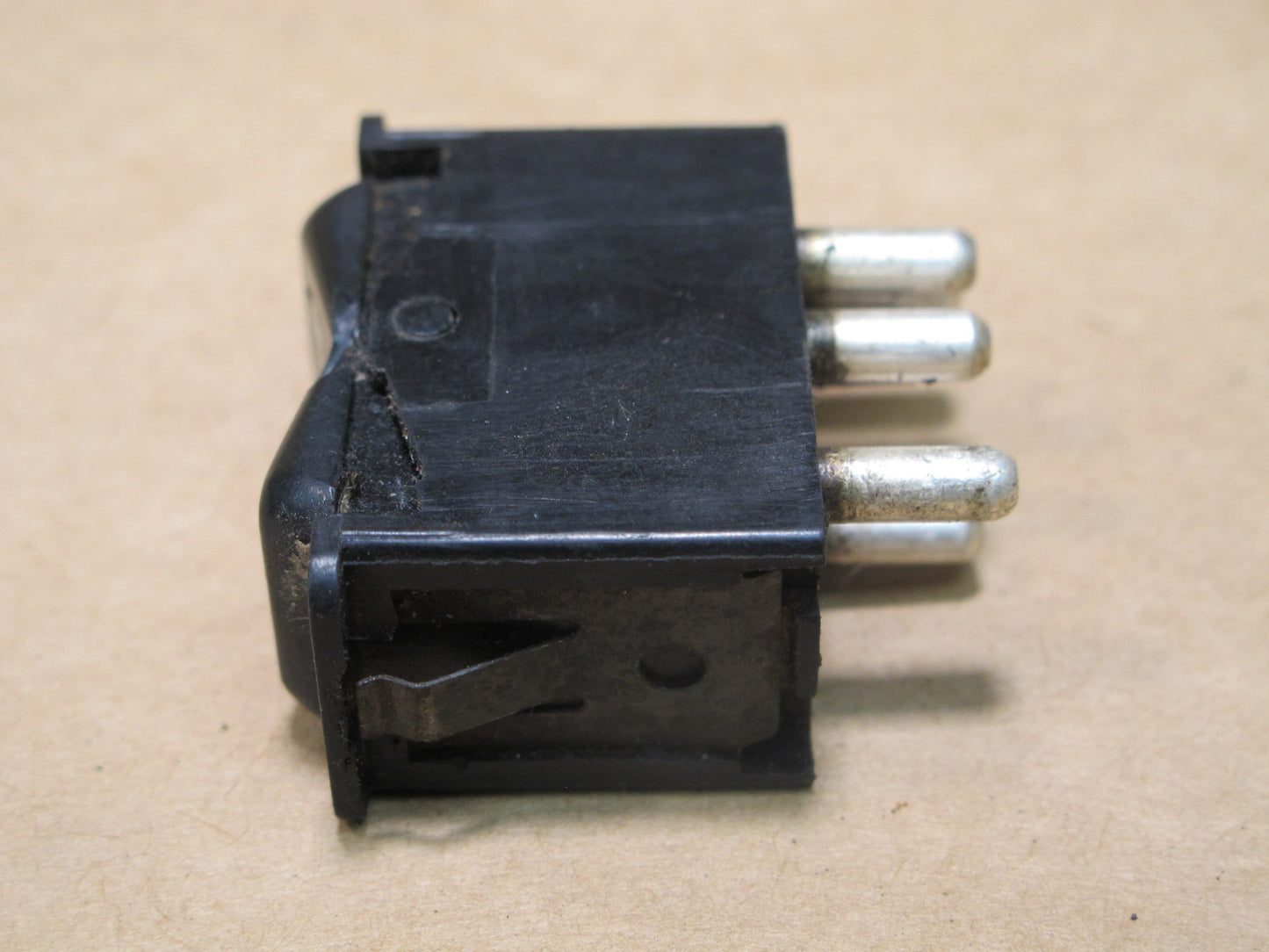 73-80 MERCEDES R107 SL-CLASS LEFT OR RIGHT DOOR WINDOW SWITCH