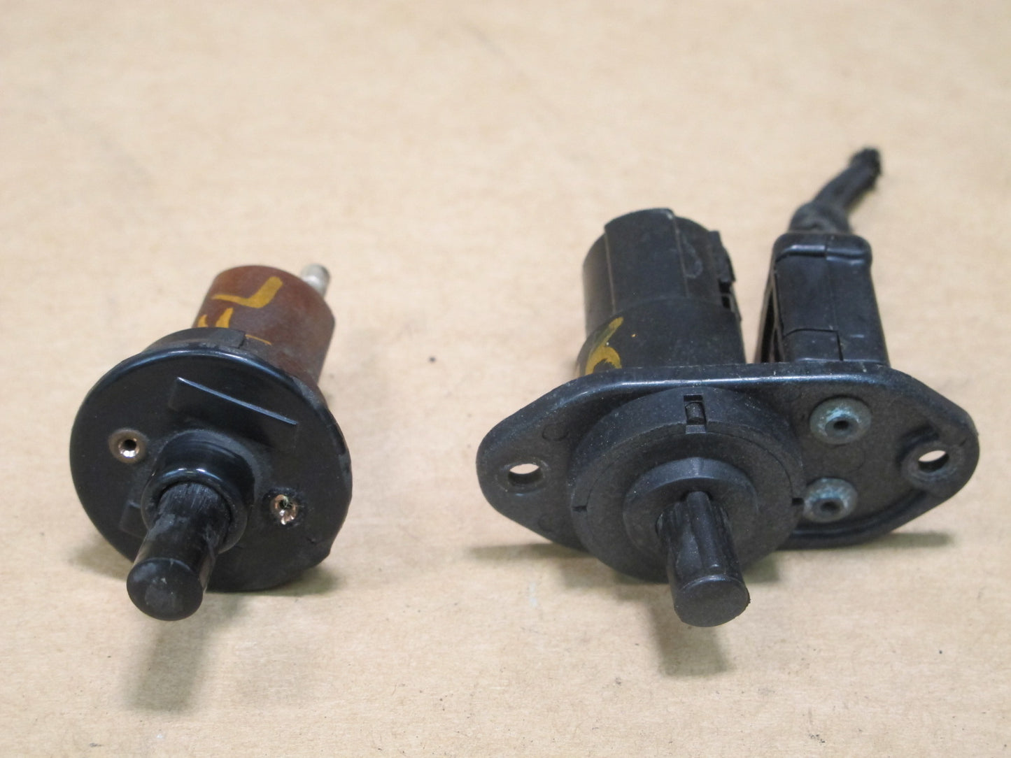 73-85 MERCEDES R107 SET OF 2 CONTACT SWITCH OEM