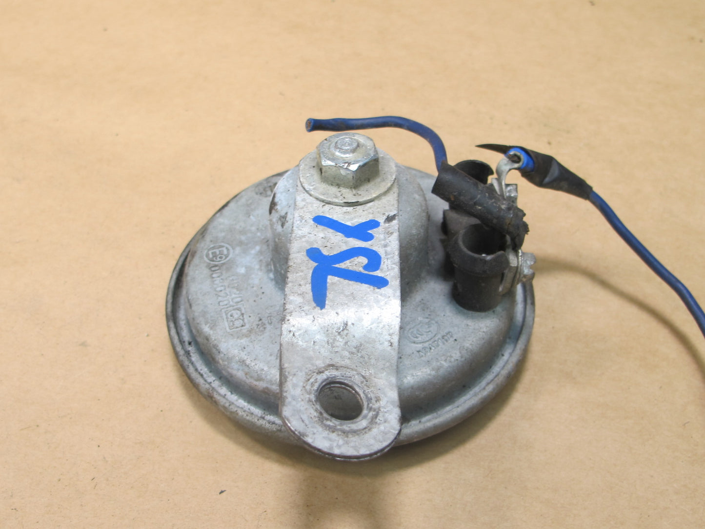 73-85 MERCEDES R107 ANTI THEFT ALARM HORN SIREN OEM