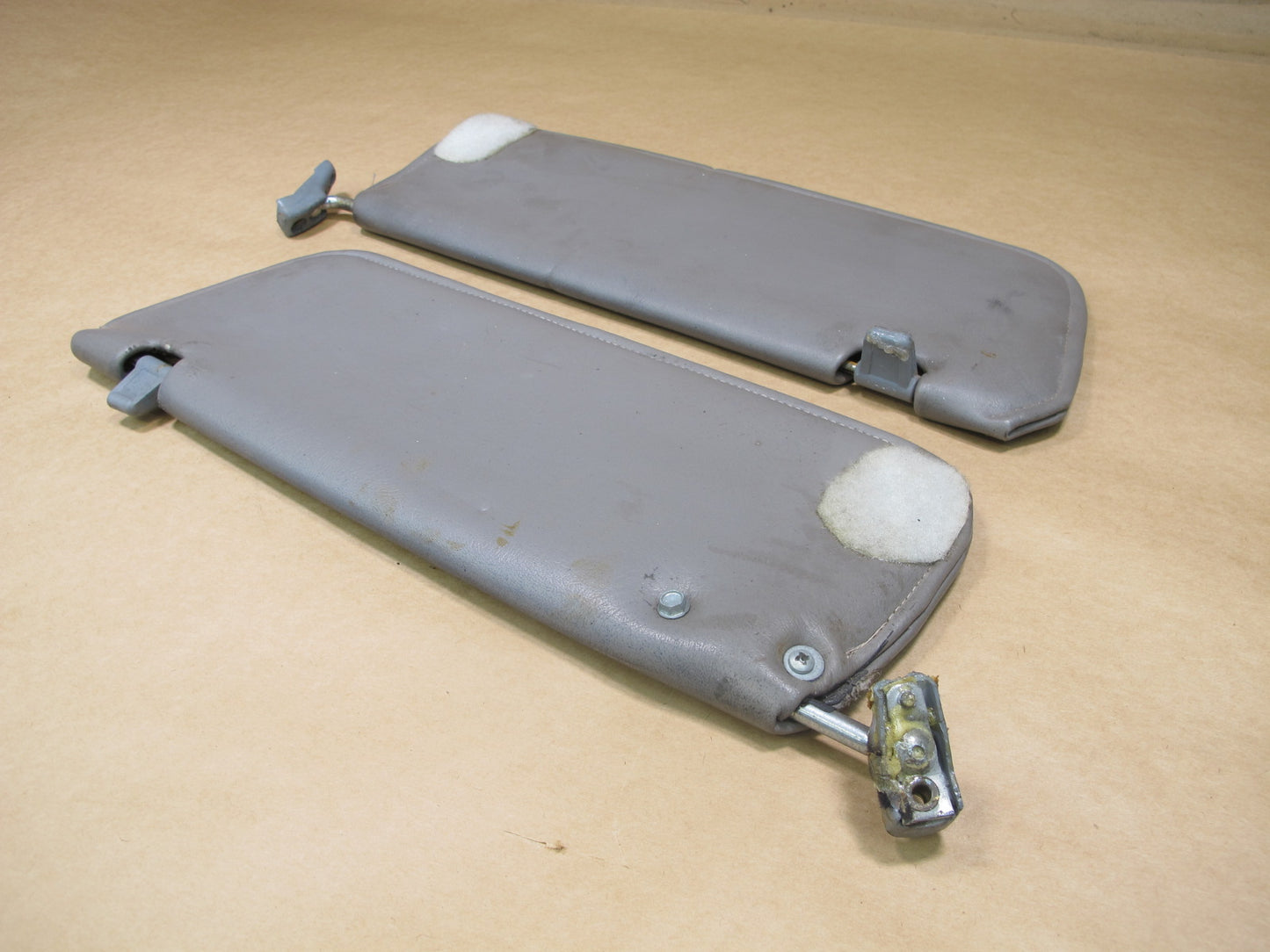 73-85 MERCEDES R107 SET OF 2 FRONT LEFT & RIGHT SUN VISOR OEM