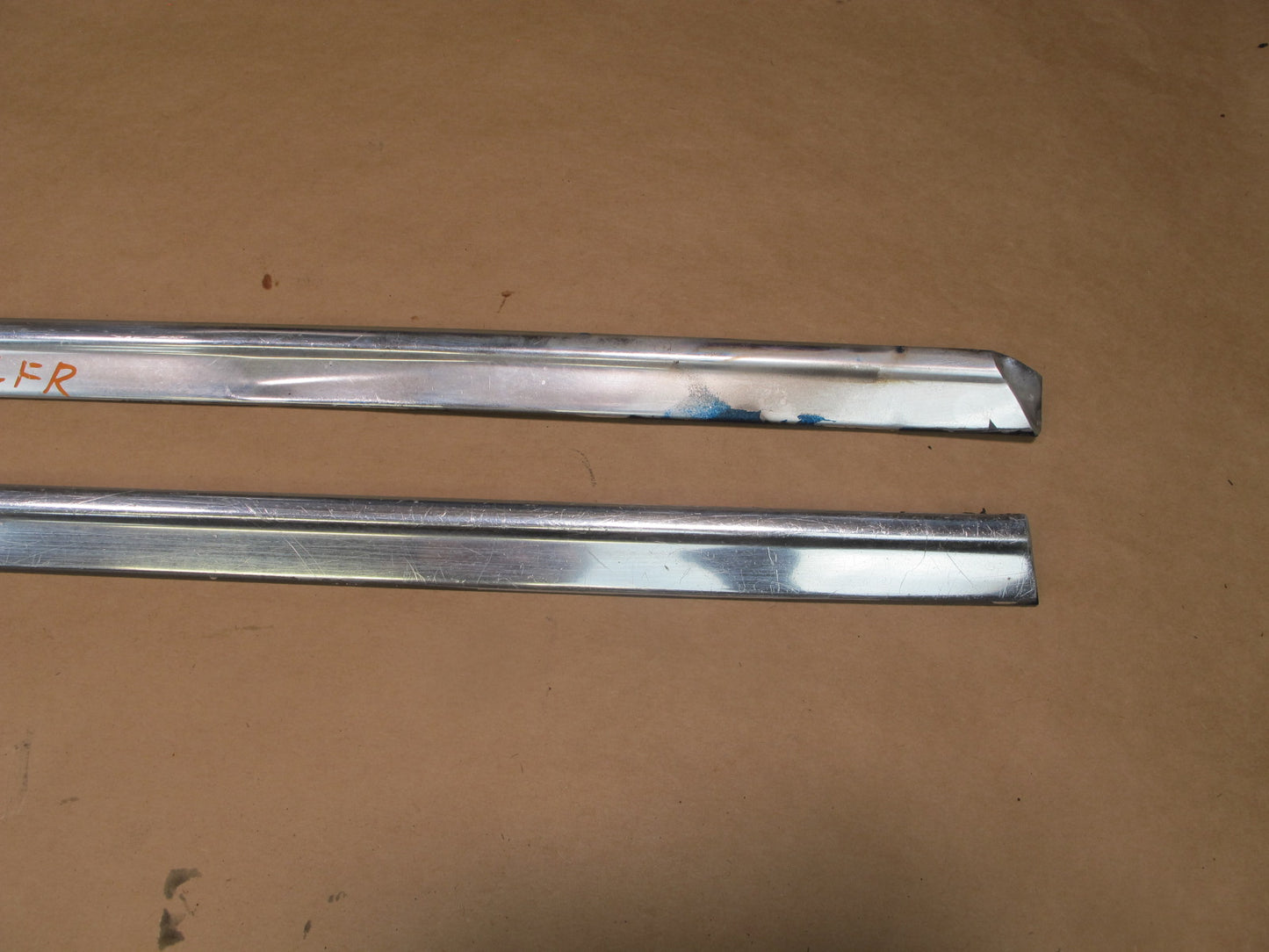 73-85 MERCEDES R107 SET OF 2 FRONT LEFT & RIGHT CHROME TRIM MOLDING COVER OEM