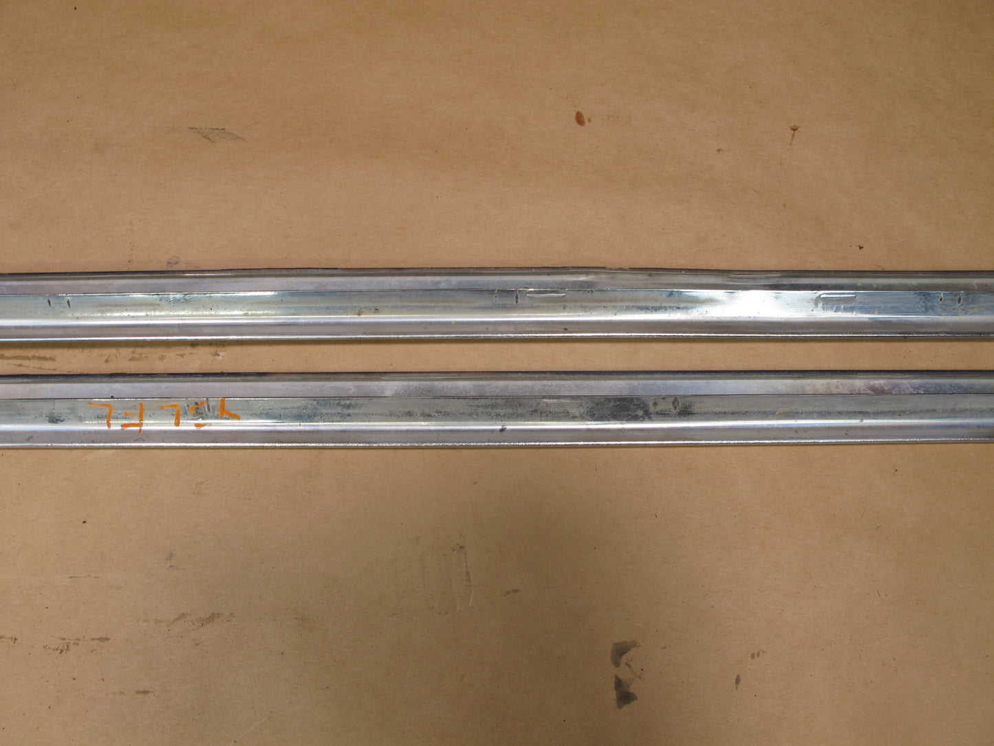 73-85 MERCEDES R107 SET OF 2 FRONT LEFT & RIGHT CHROME TRIM MOLDING COVER OEM