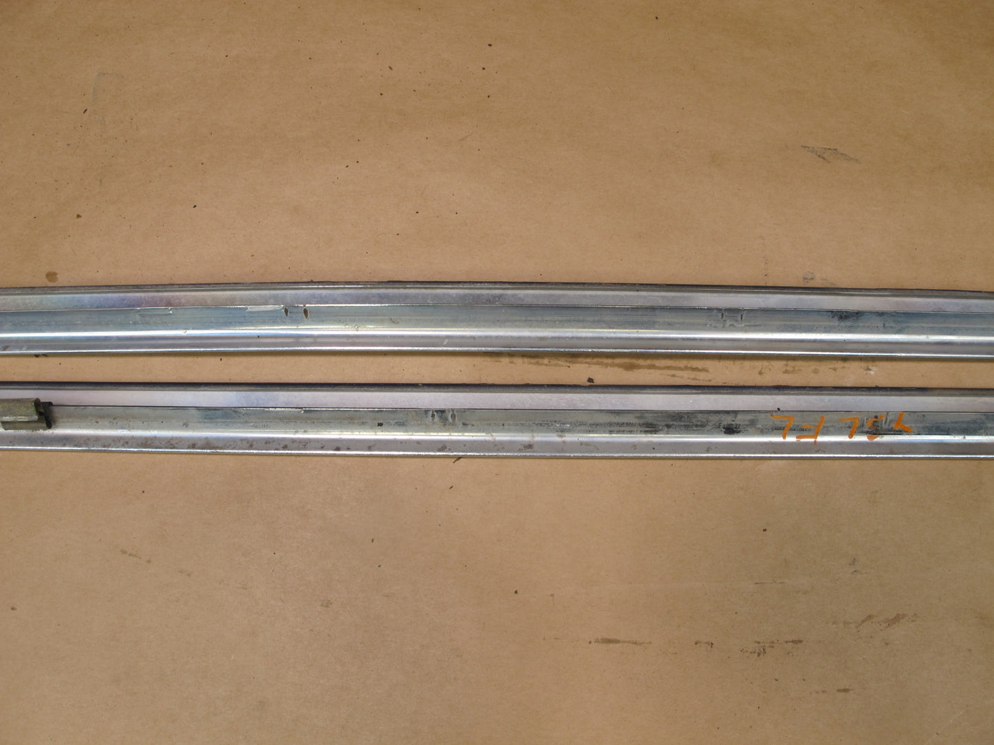 73-85 MERCEDES R107 SET OF 2 FRONT LEFT & RIGHT CHROME TRIM MOLDING COVER OEM