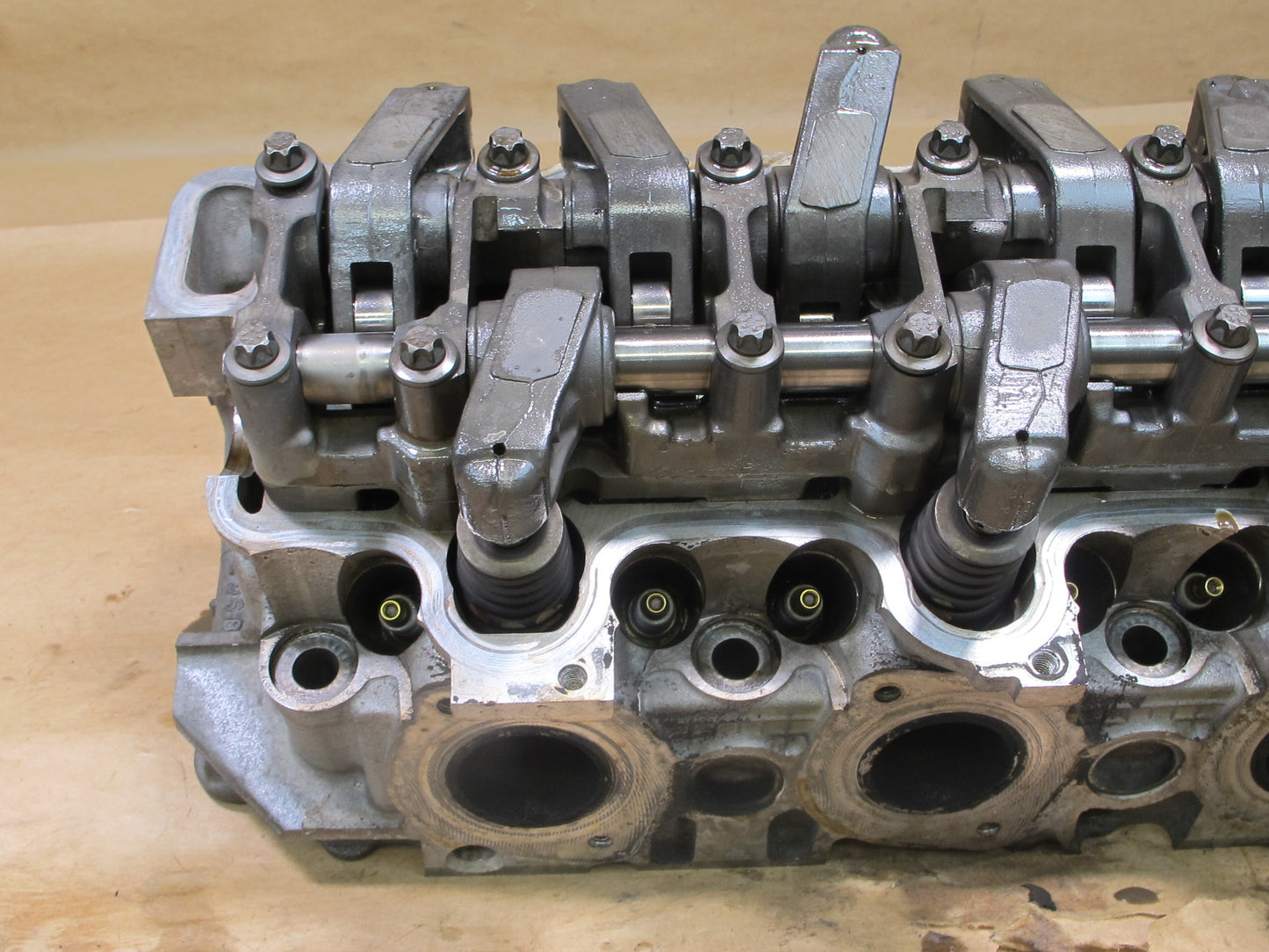 04-08 CHRYSLER CROSSFIRE ENGINE RIGHT CYLINDER HEAD 1120161301 OEM