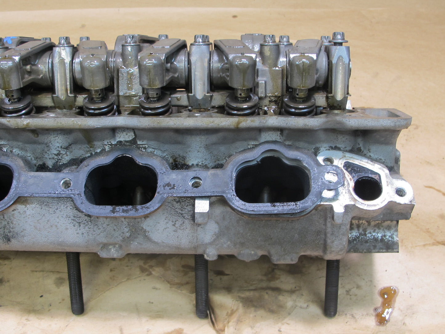 04-08 CHRYSLER CROSSFIRE ENGINE RIGHT CYLINDER HEAD 1120161301 OEM