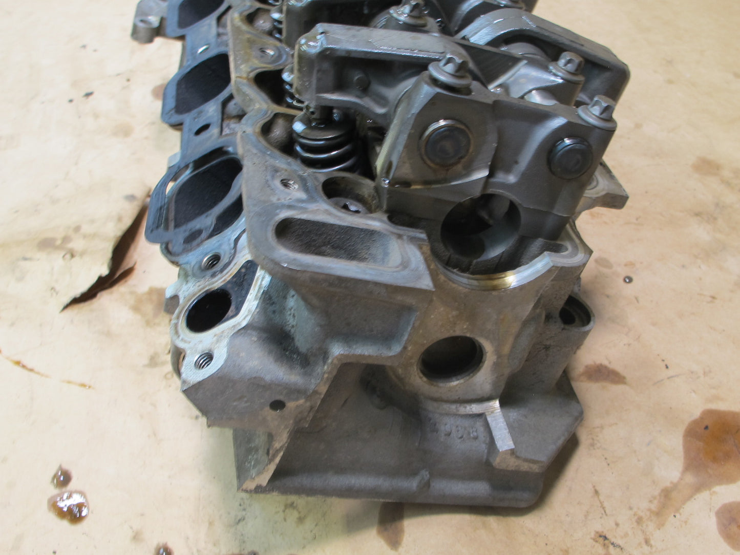 04-08 CHRYSLER CROSSFIRE ENGINE RIGHT CYLINDER HEAD 1120161301 OEM