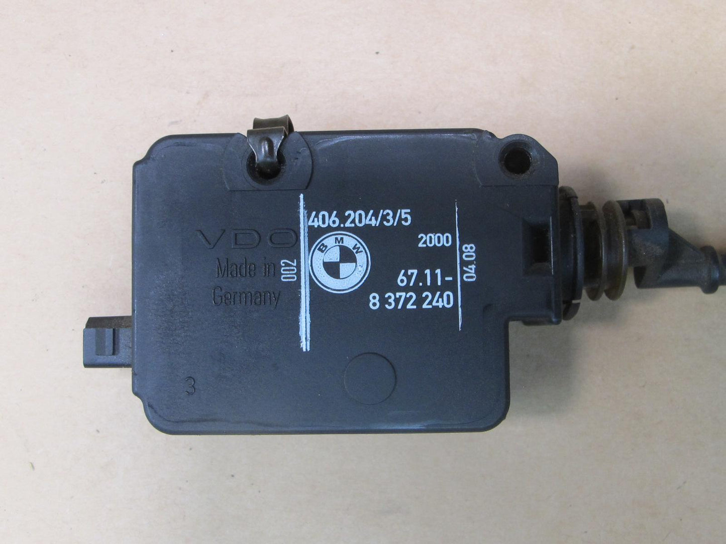 01-06 BMW E46 3-SERIES FUEL DOOR SERVO ACTUATOR MOTOR 8372240 OEM