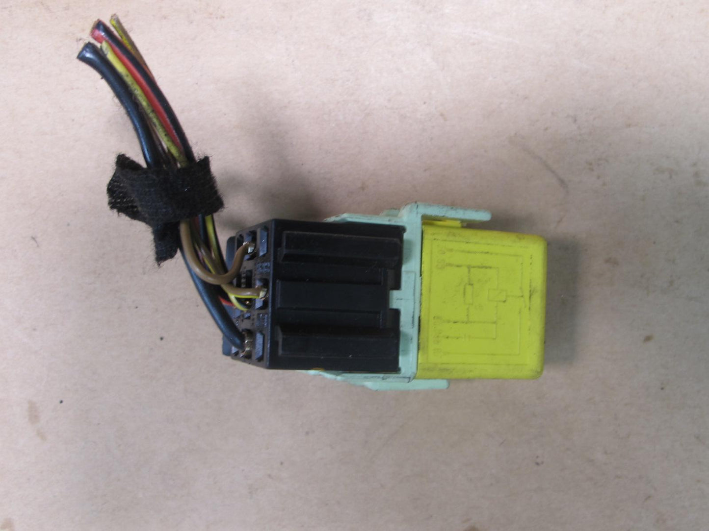 01-06 BMW E46 3-SERIES ZINC YELLOW RELAY 1389105 OEM