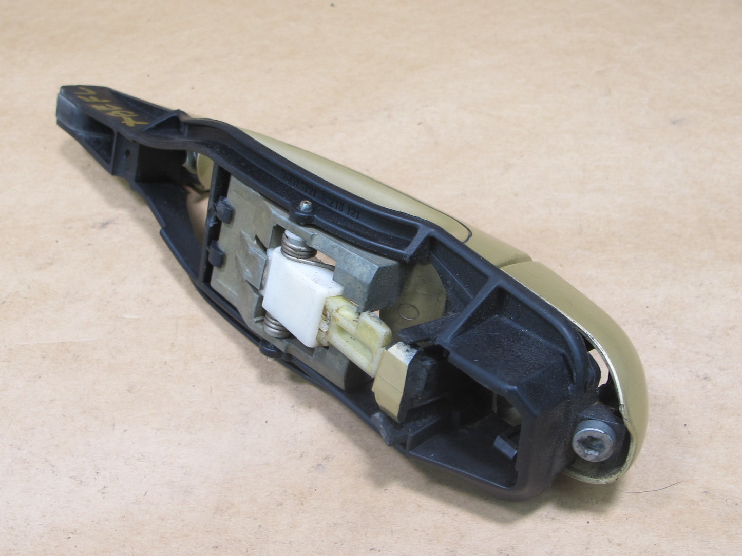 01-06 BMW E46 3-SERIES COUPE CONVERTIBLE LEFT DOOR EXTERIOR HANDLE OEM