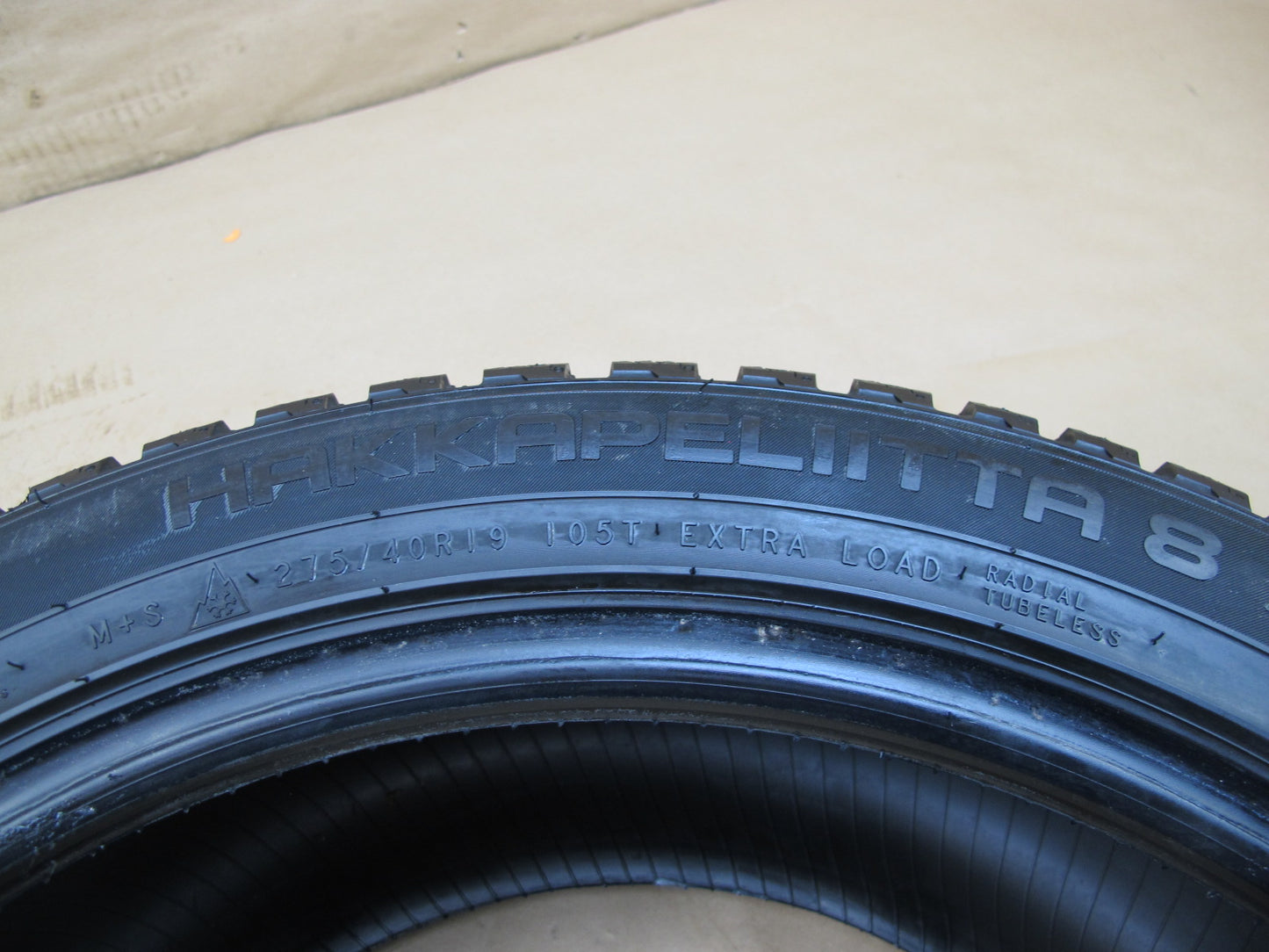 Nokian hakkapeliitta 8 275/40R19 high thread