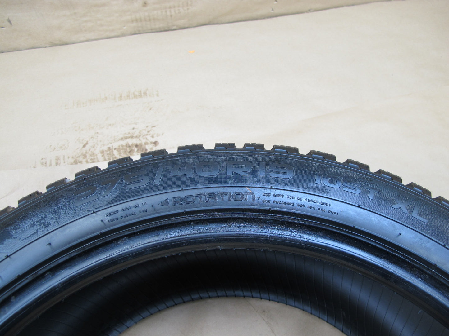 Nokian hakkapeliitta 8 275/40R19 high thread