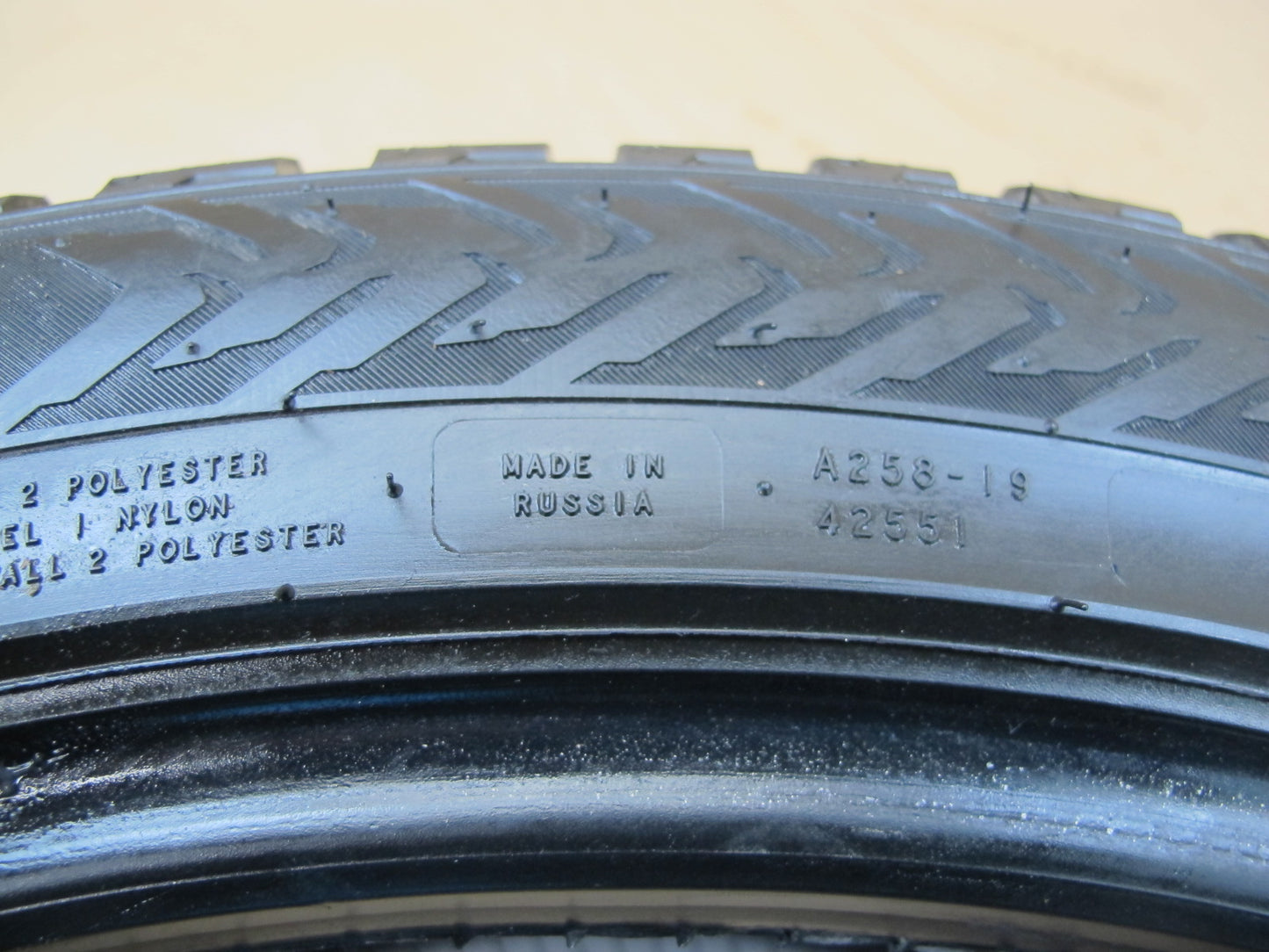 Nokian hakkapeliitta 8 275/40R19 high thread