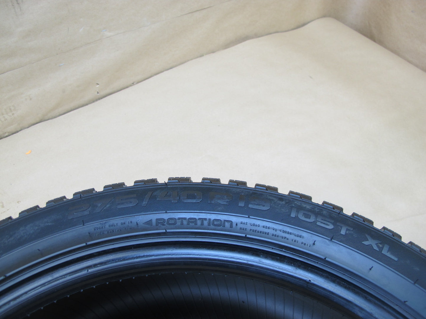 Nokian hakkapeliitta 8 275/40R19 high thread