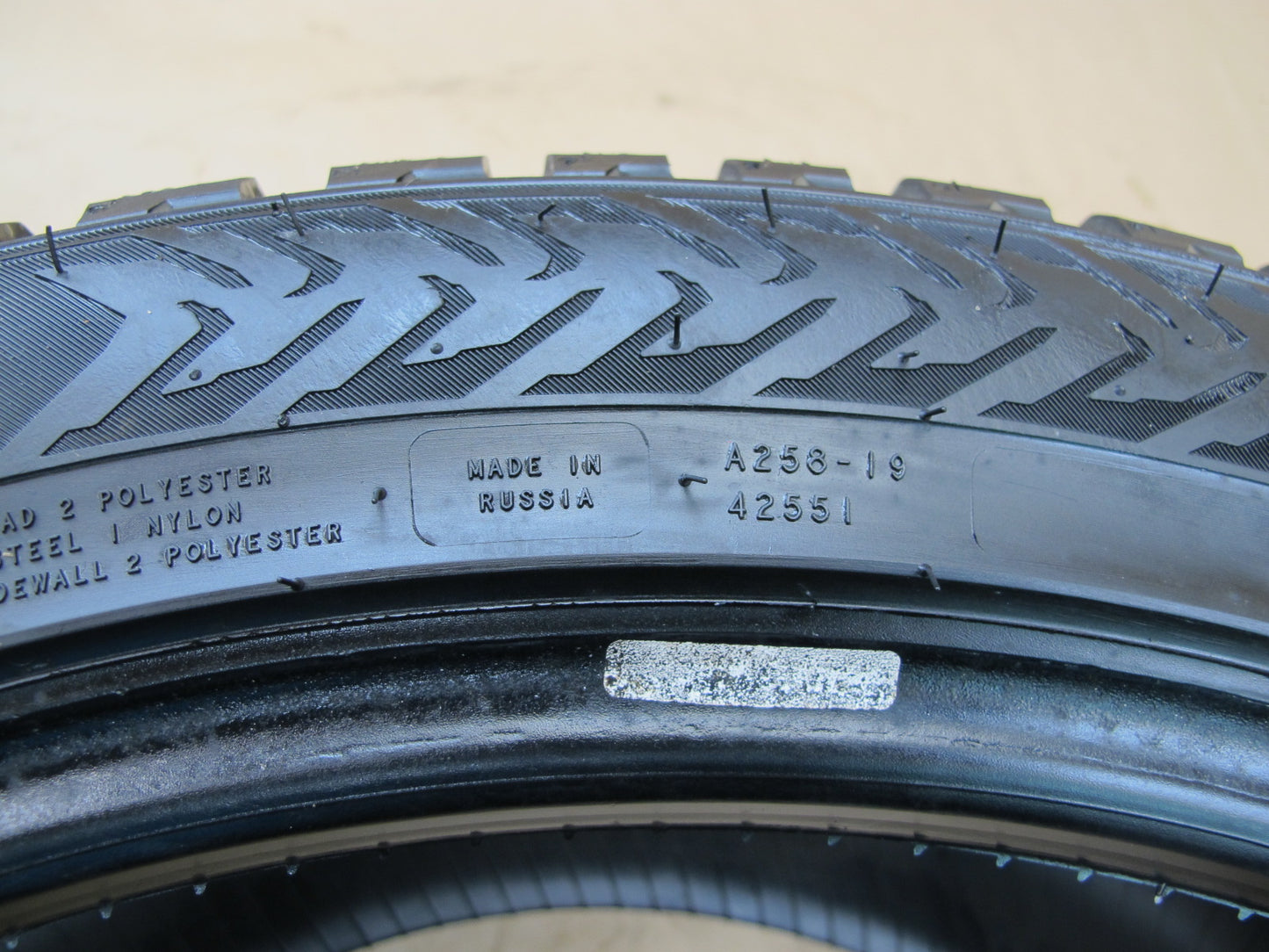 Nokian hakkapeliitta 8 275/40R19 high thread