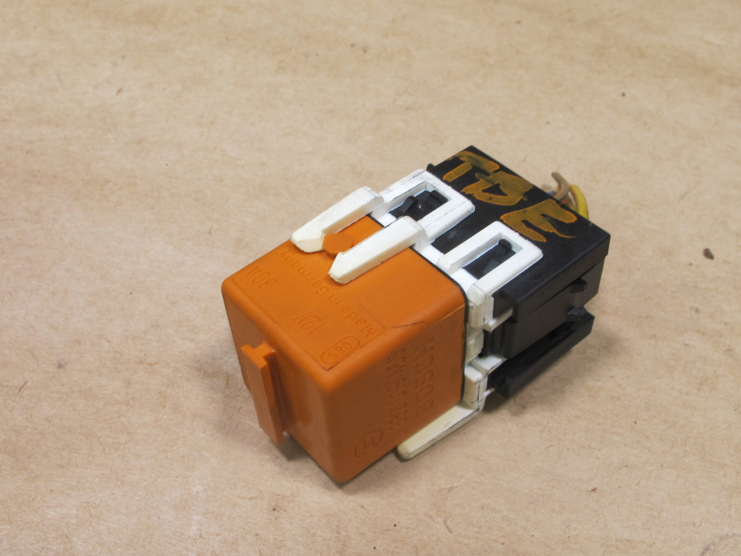 01-06 BMW E46 3-SERIES ORANGE RELAY 1378238 OEM