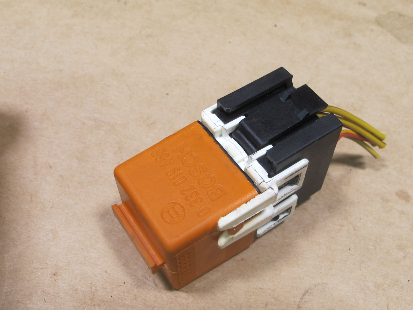 01-06 BMW E46 3-SERIES ORANGE RELAY 1378238 OEM