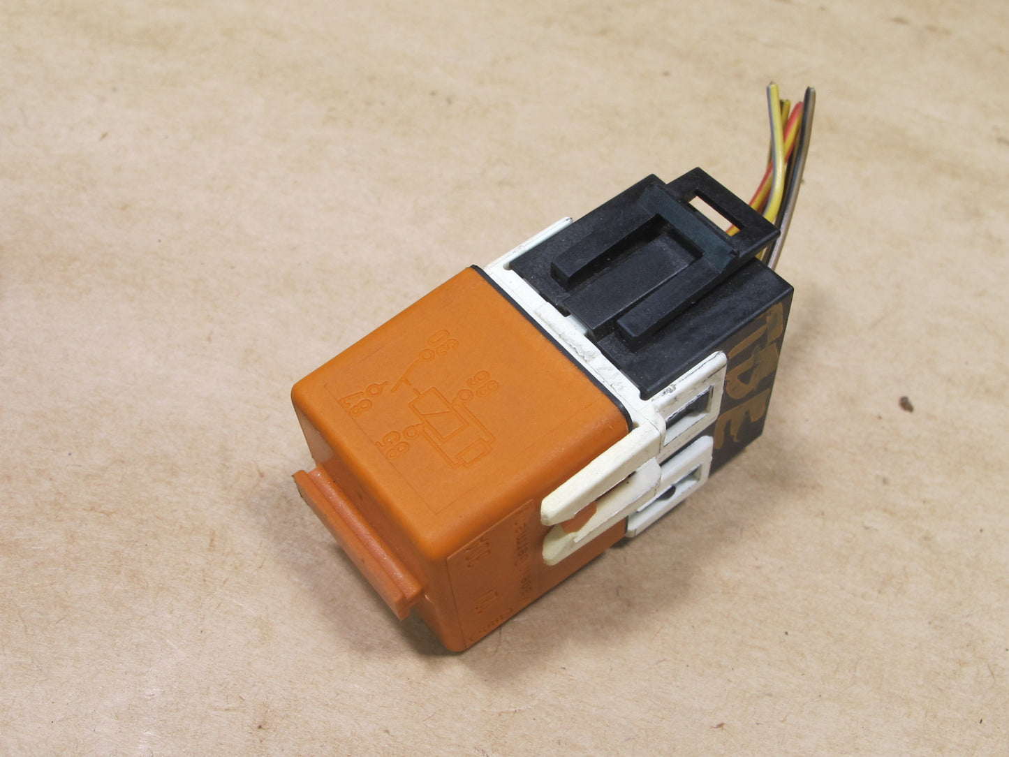 01-06 BMW E46 3-SERIES ORANGE RELAY 1378238 OEM