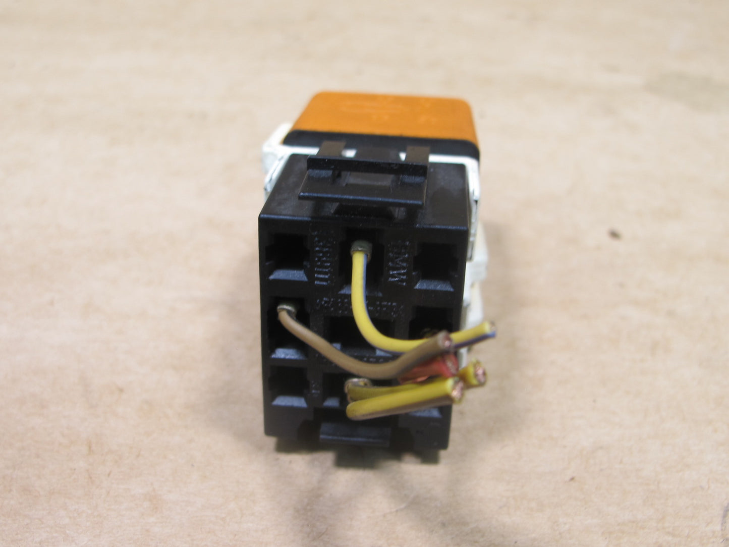 01-06 BMW E46 3-SERIES ORANGE RELAY 1378238 OEM