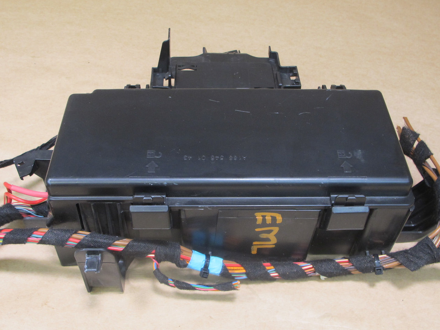 12-15 MERCEDES W166 ML350 ENGINE BAY RELAY FUSE BOX 1665460143 OEM