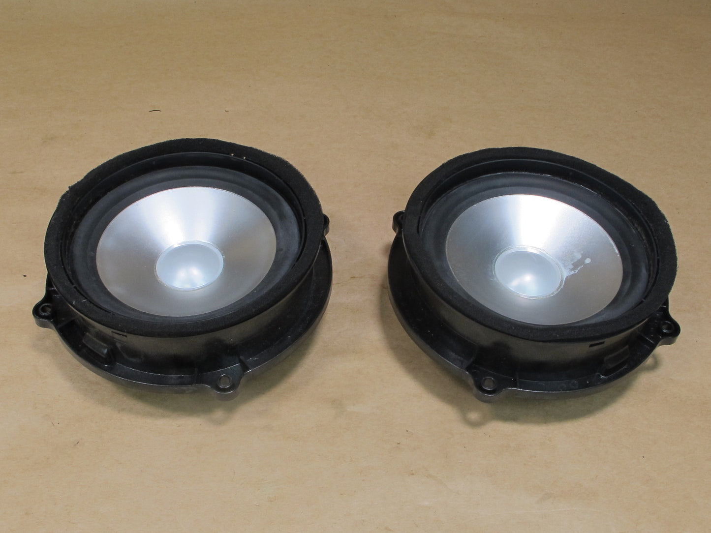 2010-2011 RANGE ROVER SPORT L320 REAR LEFT & RIGHT DOOR SPEAKER SET OF 2