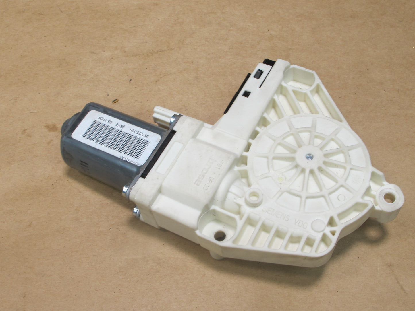 2010-2013 RANGE ROVER SPORT L320 FRONT RIGHT DOOR WINDOW MOTOR AH22-14B552-AA