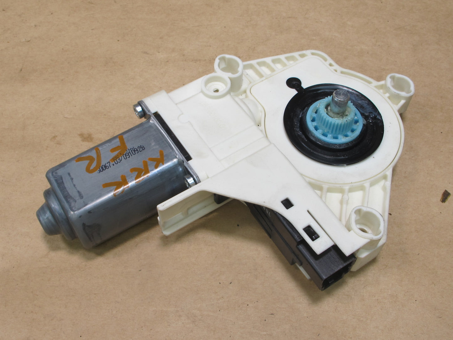 2010-2013 RANGE ROVER SPORT L320 FRONT RIGHT DOOR WINDOW MOTOR AH22-14B552-AA