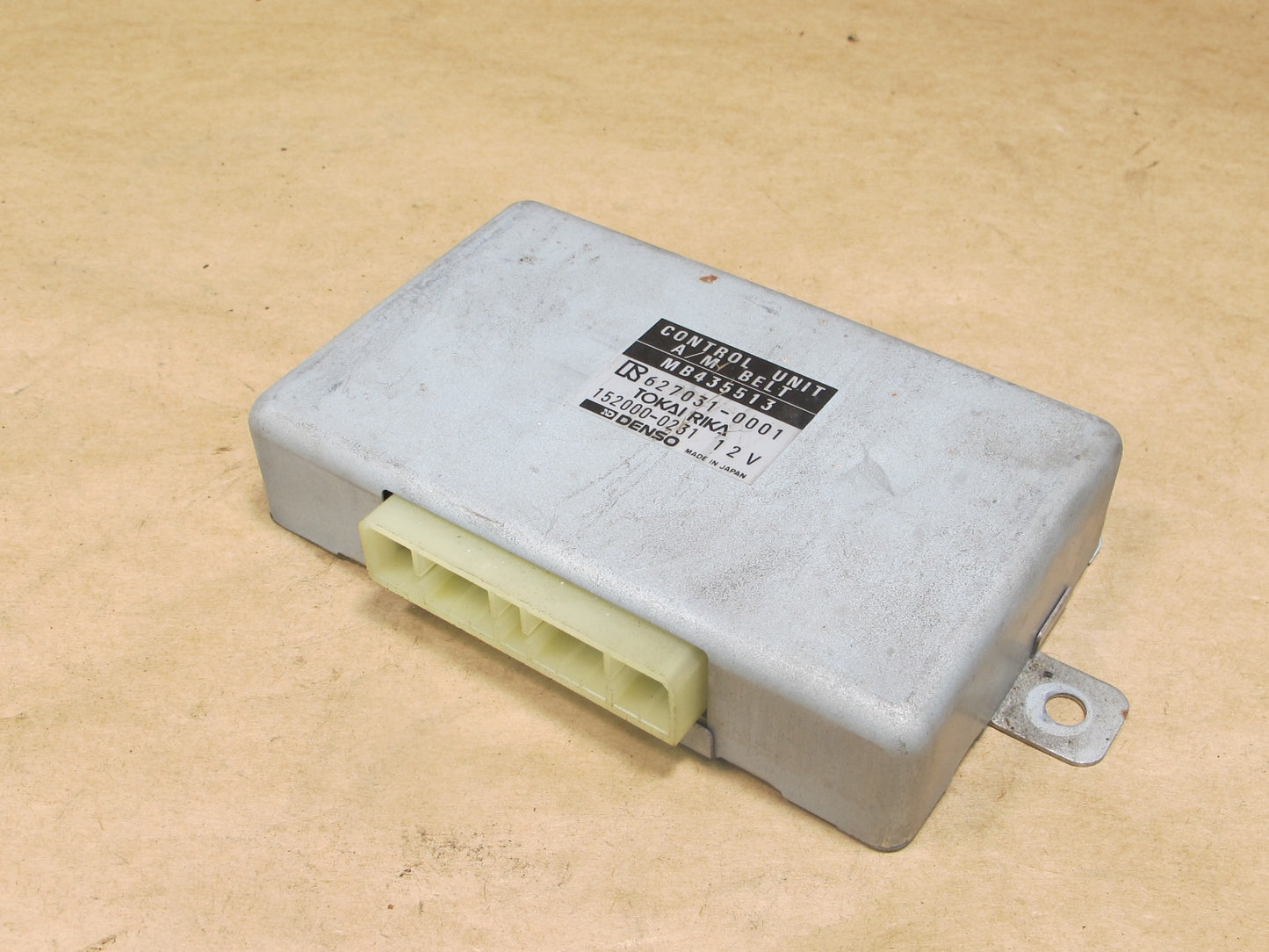 87-89 MITSUBISHI STARION CONQUEST AUTOMATIC SEATBELT CONTROL UNIT MB435513 OEM