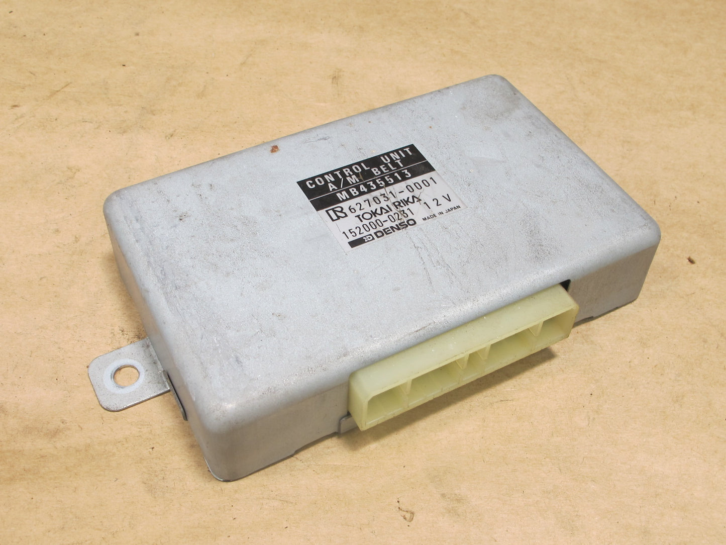 87-89 MITSUBISHI STARION CONQUEST AUTOMATIC SEATBELT CONTROL UNIT MB435513 OEM