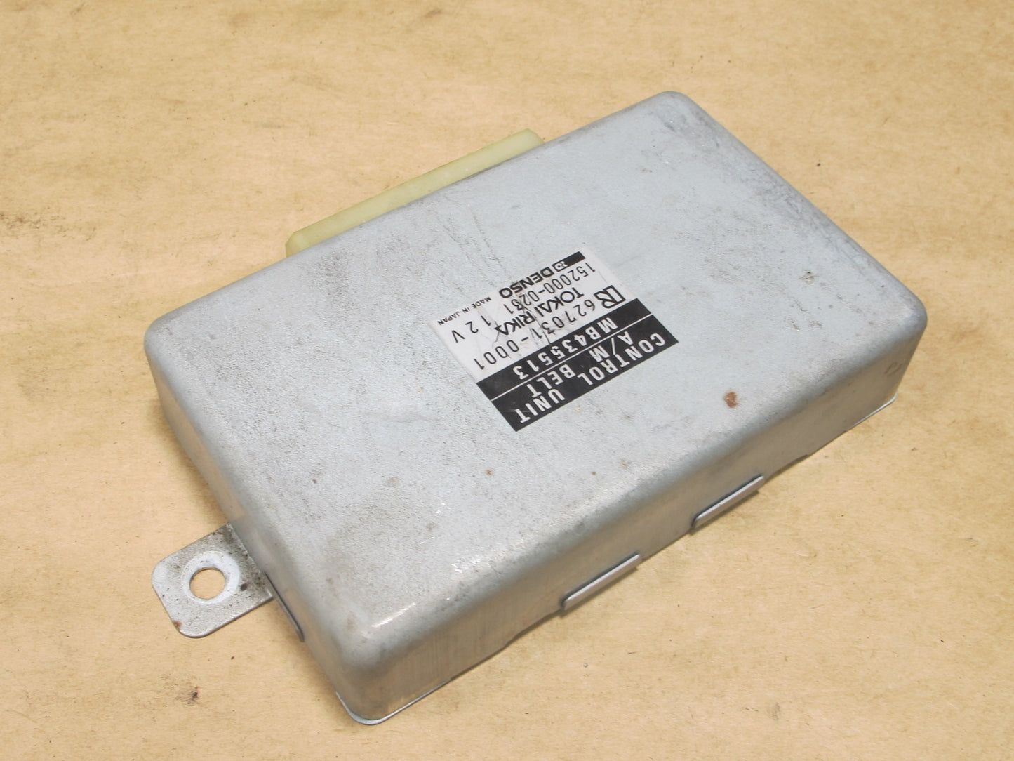 87-89 MITSUBISHI STARION CONQUEST AUTOMATIC SEATBELT CONTROL UNIT MB435513 OEM