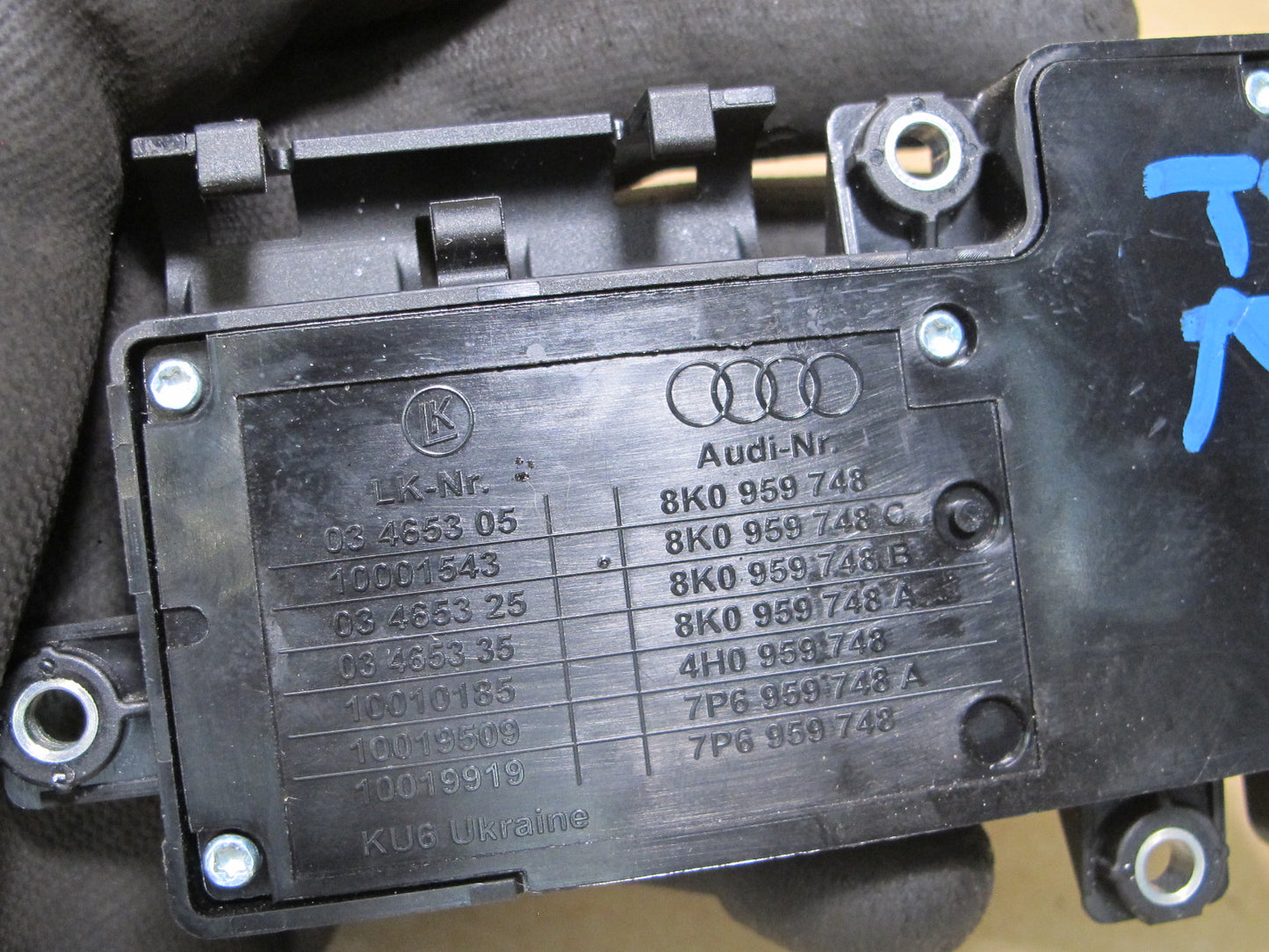 09-16 AUDI B8 A4 S4 A5 S5 FRONT RIGHT SEAT ADJUSTMENT SWITCH 8K0959748 OEM