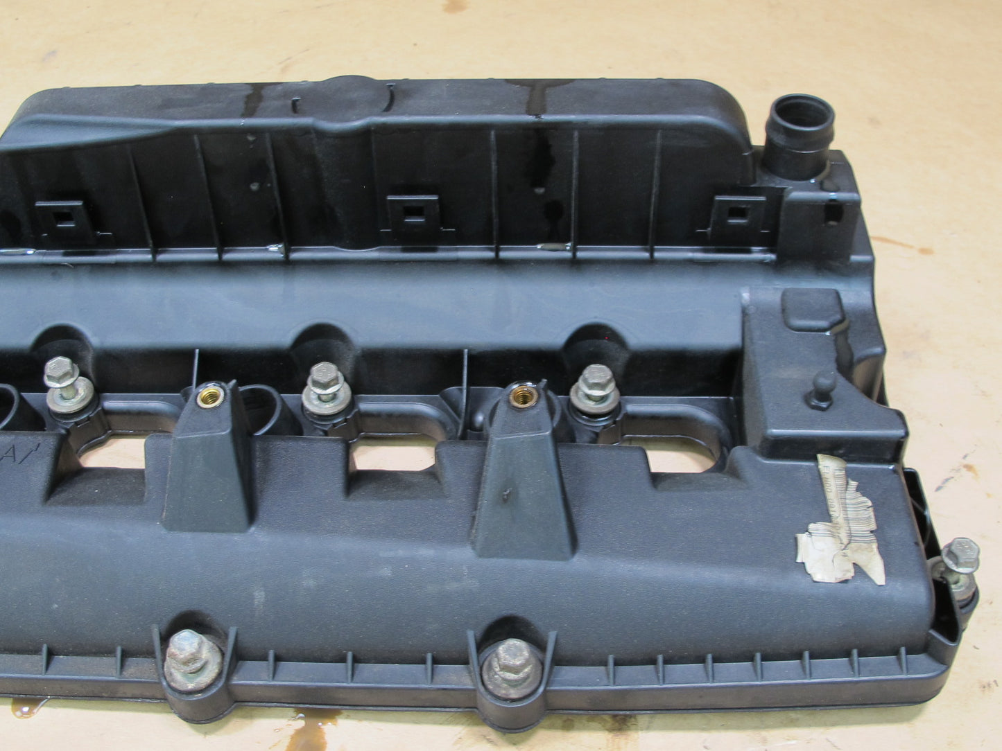 2010-2013 RANGE ROVER SPORT L320 LEFT CYLINDER HEAD VALVE COVER 8W93-6P052-AI