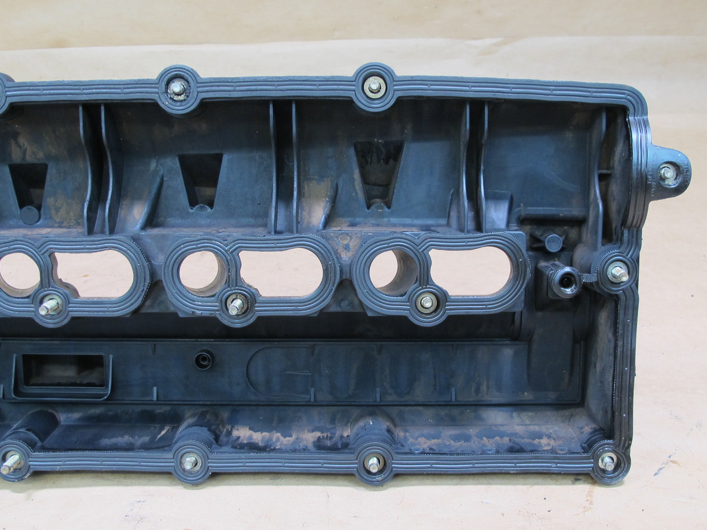 2010-2013 RANGE ROVER SPORT L320 LEFT CYLINDER HEAD VALVE COVER 8W93-6P052-AI