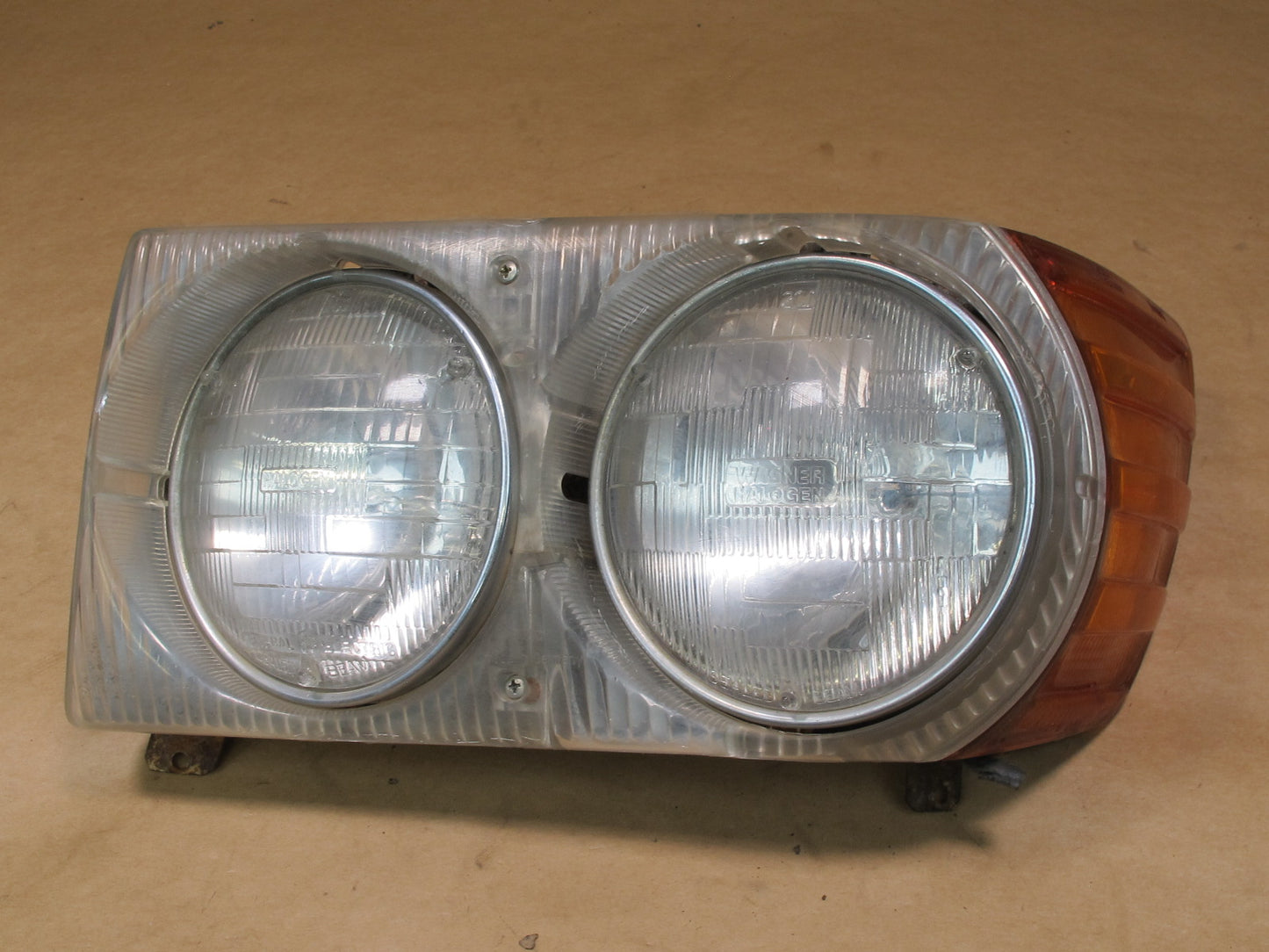 73-85 MERCEDES R107 SET OF 2 FRONT LEFT & RIGHT HALOGEN HEADLIGHT LAMP OEM