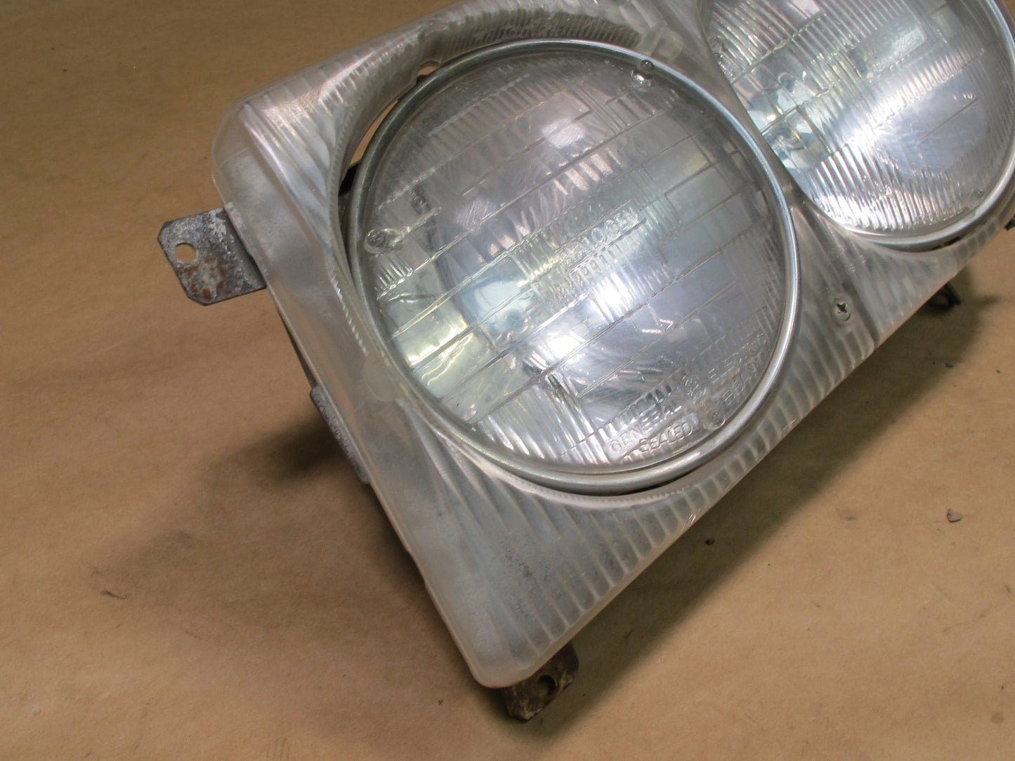 73-85 MERCEDES R107 SET OF 2 FRONT LEFT & RIGHT HALOGEN HEADLIGHT LAMP OEM