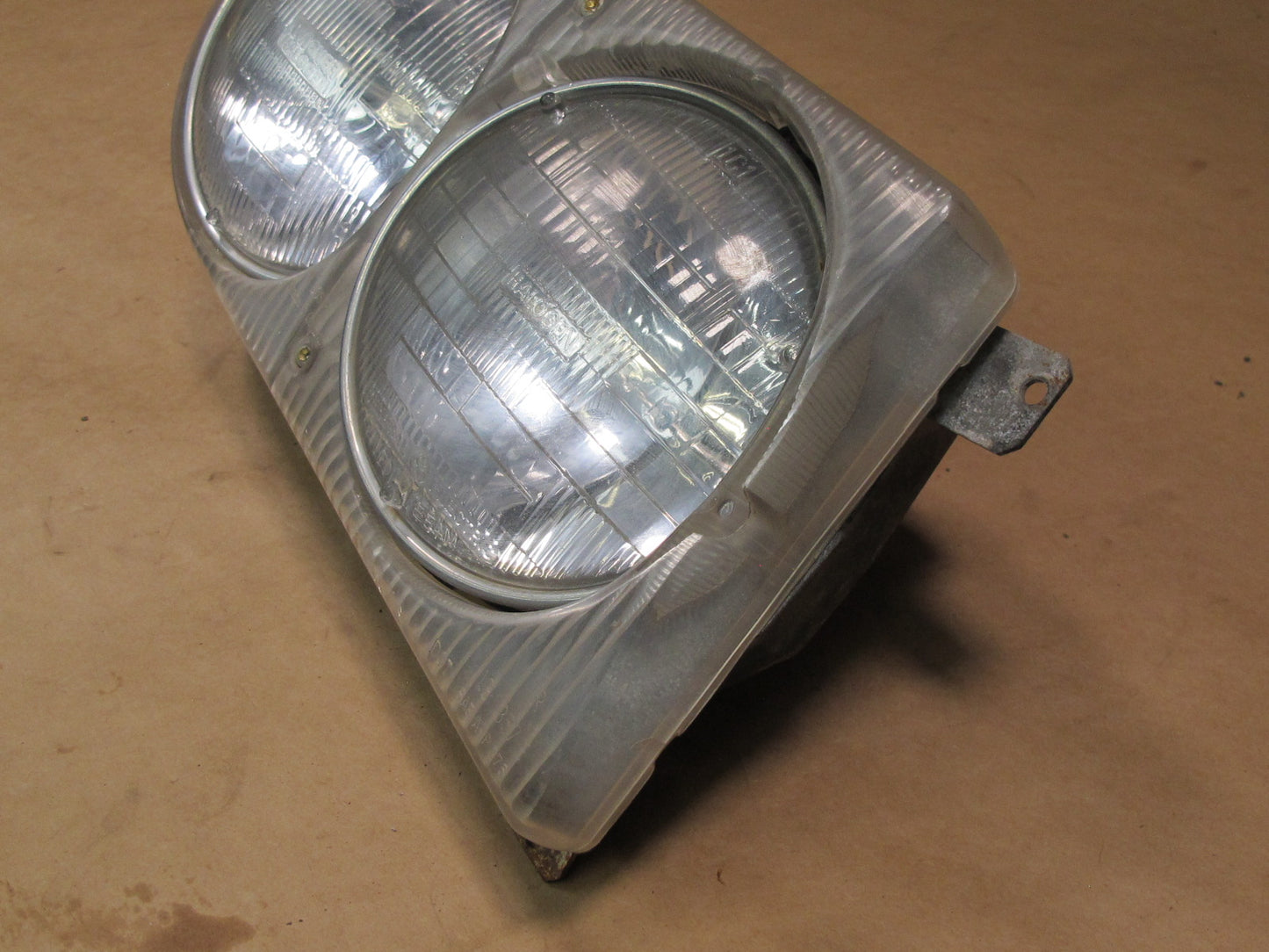 73-85 MERCEDES R107 SET OF 2 FRONT LEFT & RIGHT HALOGEN HEADLIGHT LAMP OEM