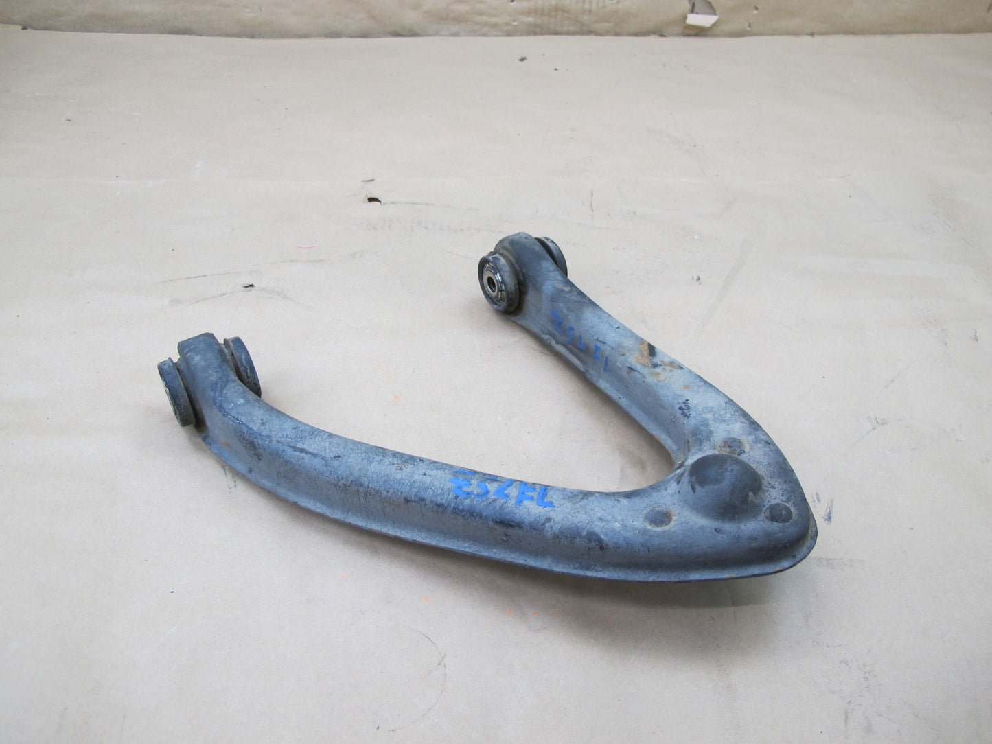 73-80 MERCEDES R107 SL-CLASS SET OF 2 FRONT LEFT & RIGHT UPPER CONTROL ARM OEM