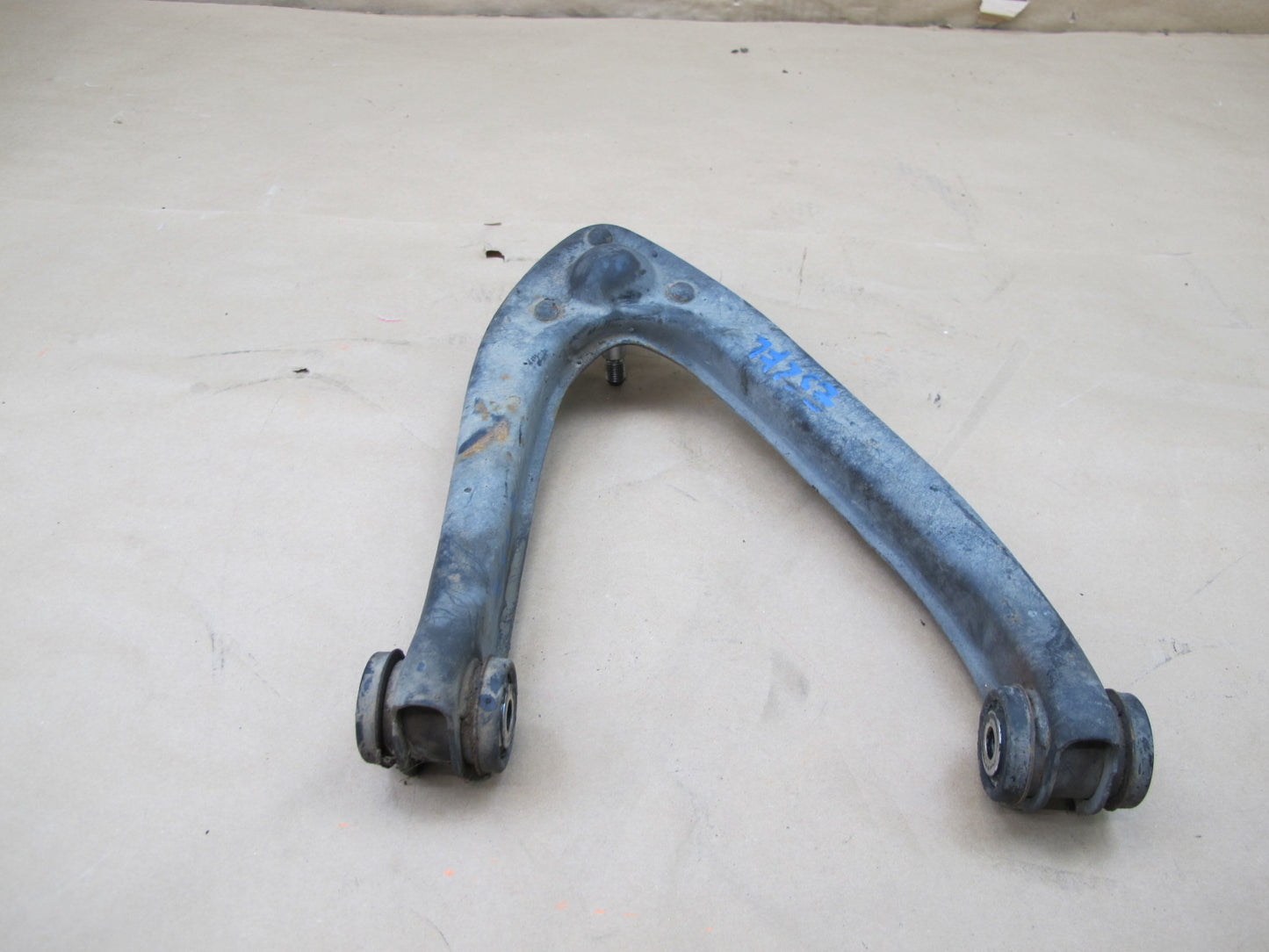 73-80 MERCEDES R107 SL-CLASS SET OF 2 FRONT LEFT & RIGHT UPPER CONTROL ARM OEM