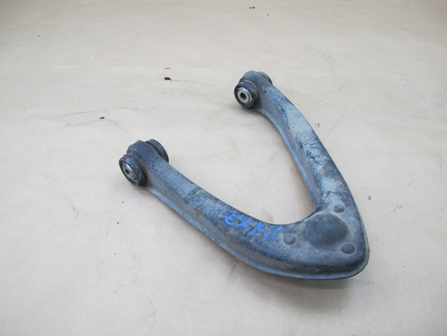 73-80 MERCEDES R107 SL-CLASS SET OF 2 FRONT LEFT & RIGHT UPPER CONTROL ARM OEM