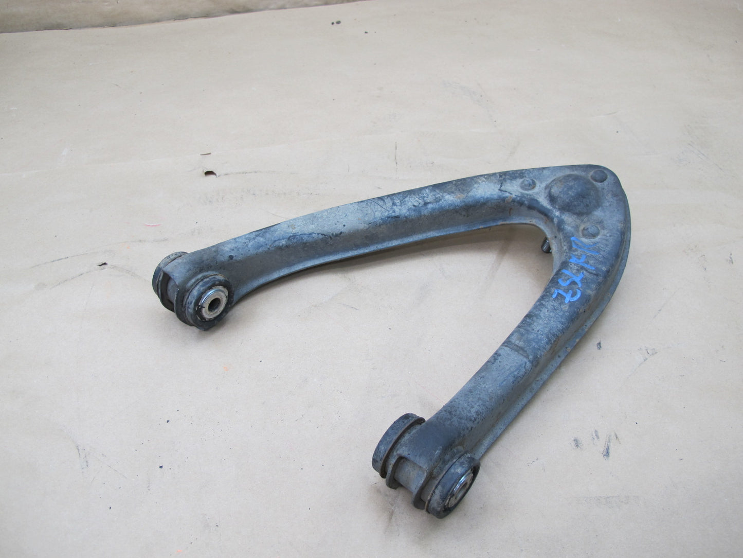 73-80 MERCEDES R107 SL-CLASS SET OF 2 FRONT LEFT & RIGHT UPPER CONTROL ARM OEM