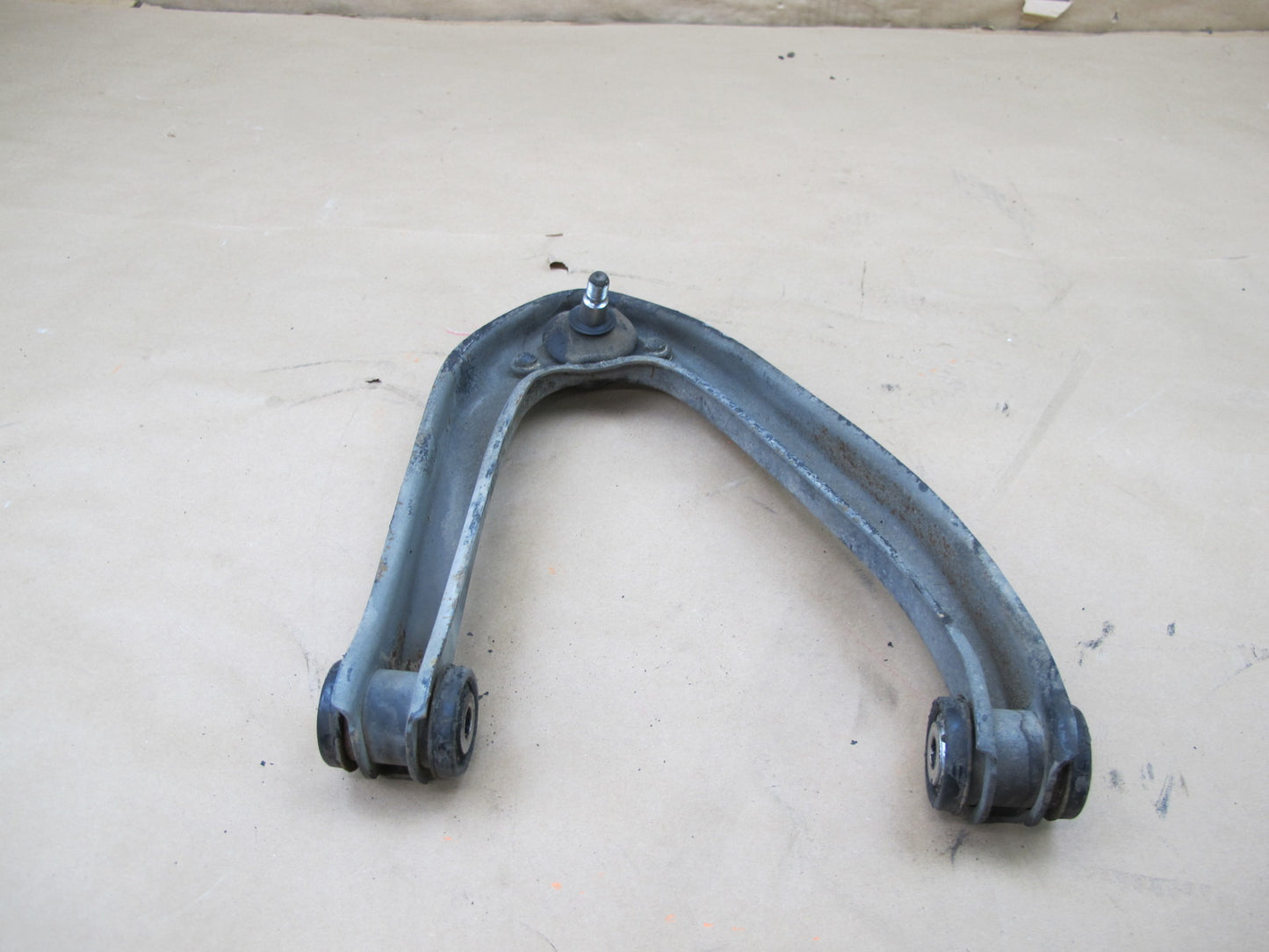 73-80 MERCEDES R107 SL-CLASS SET OF 2 FRONT LEFT & RIGHT UPPER CONTROL ARM OEM